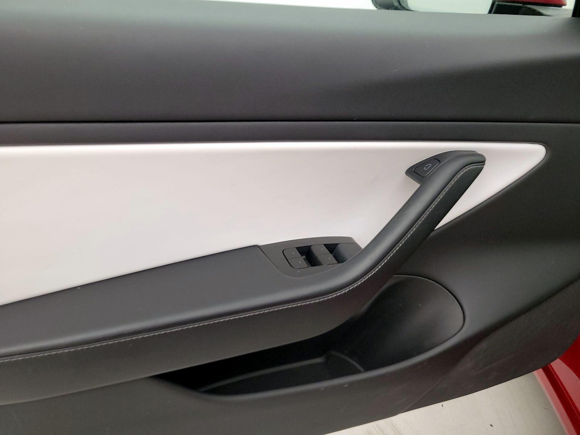 Thumbnail: 2021 Tesla Model 3 - 12