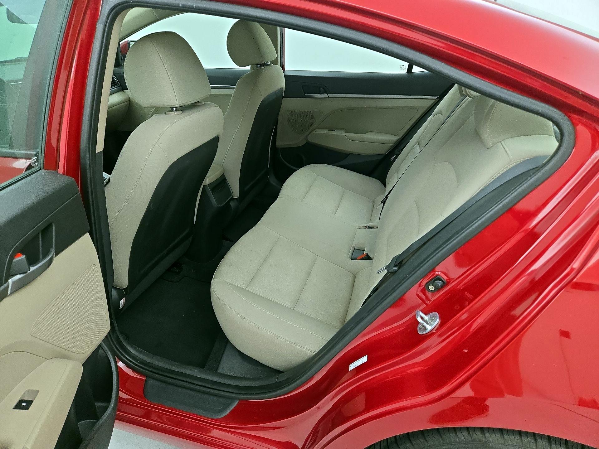 Thumbnail: 2017 Hyundai Elantra - 18