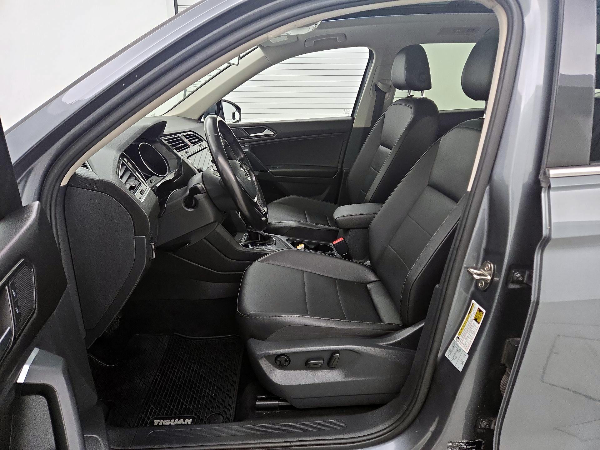 Thumbnail: 2018 Volkswagen Tiguan - 11