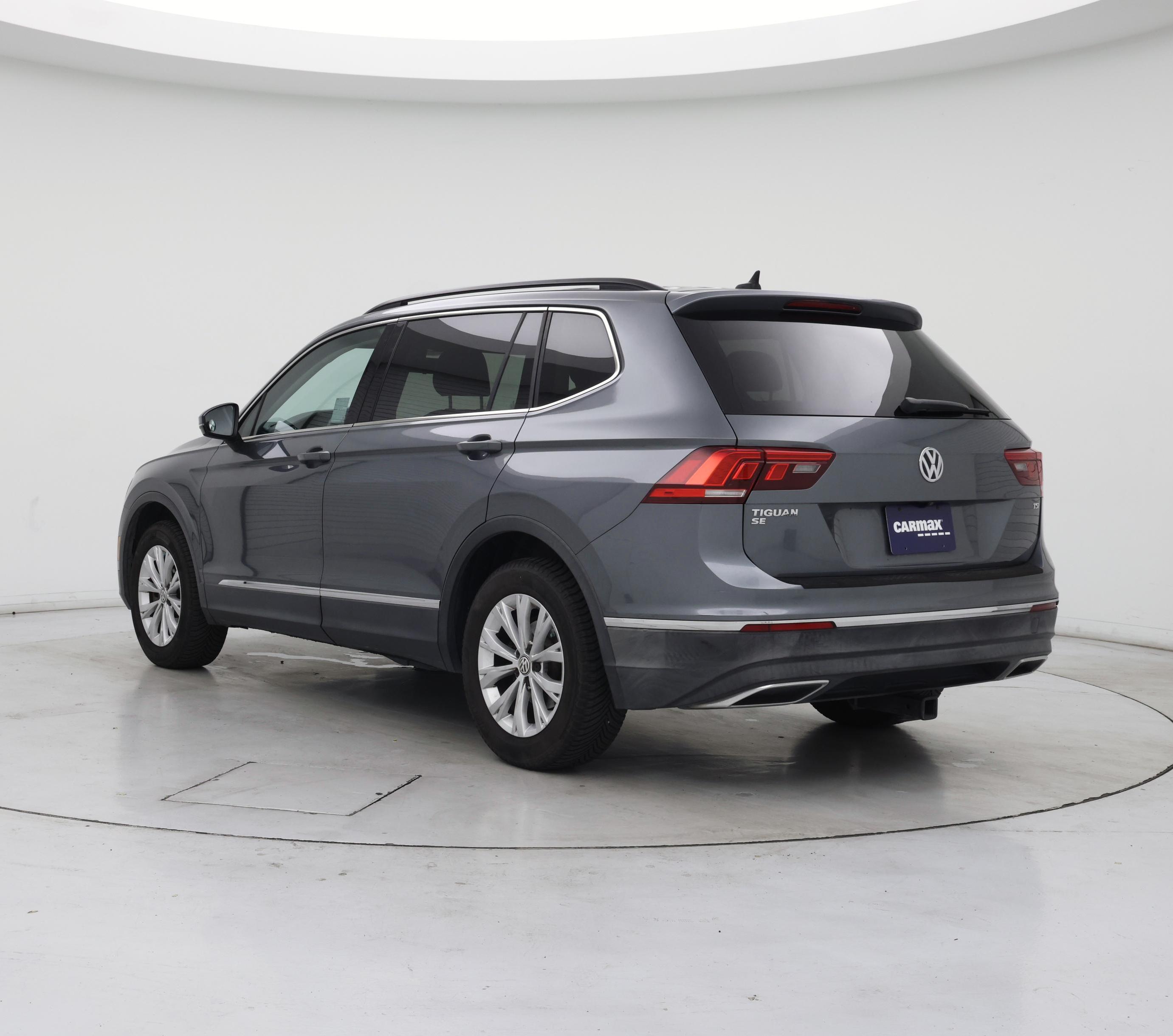 Thumbnail: 2018 Volkswagen Tiguan - 2