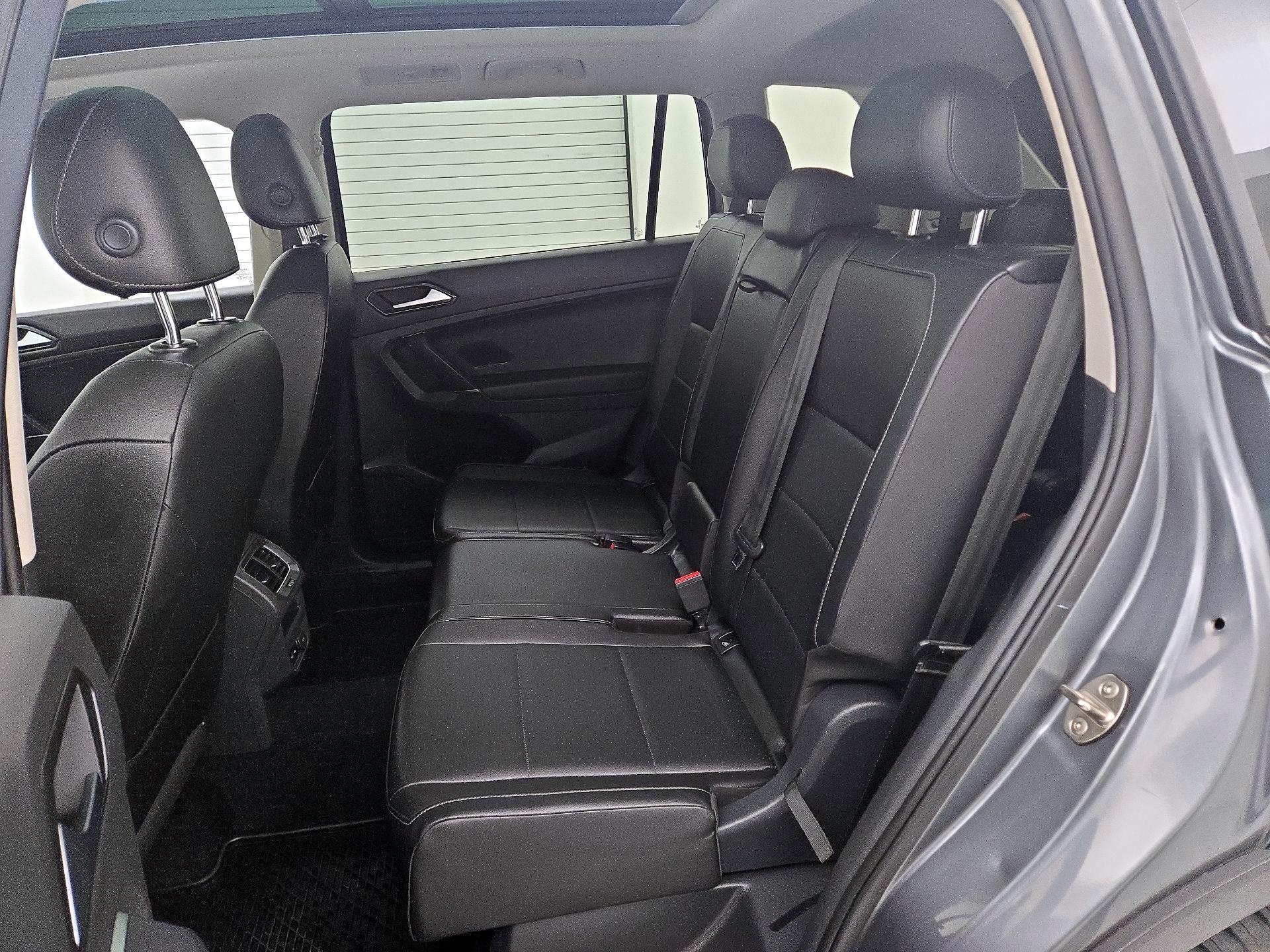 Thumbnail: 2018 Volkswagen Tiguan - 20