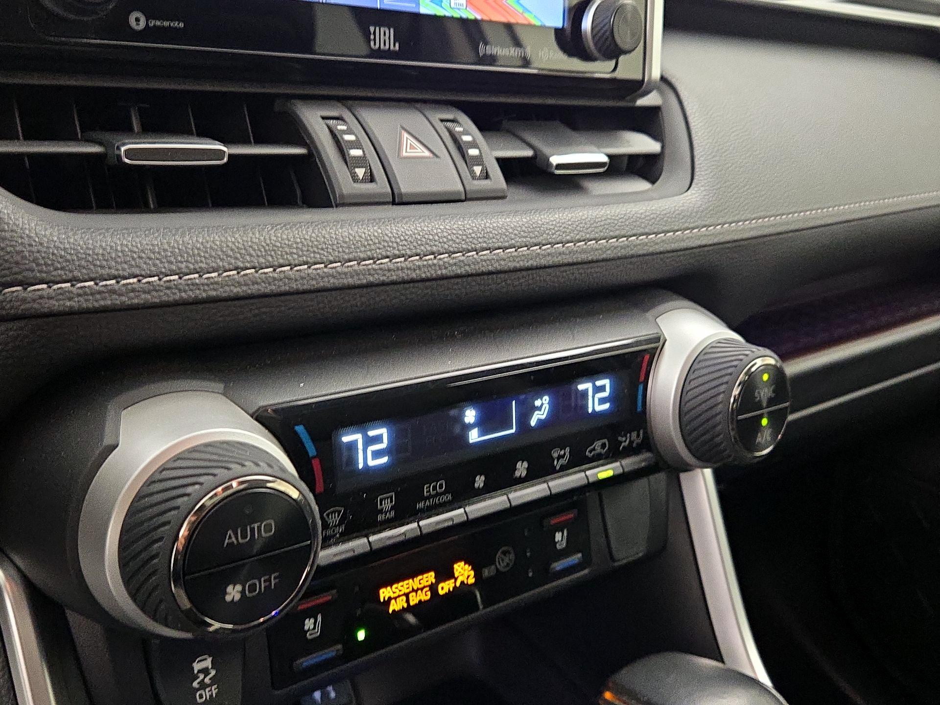 Thumbnail: 2019 Toyota RAV4 - 17