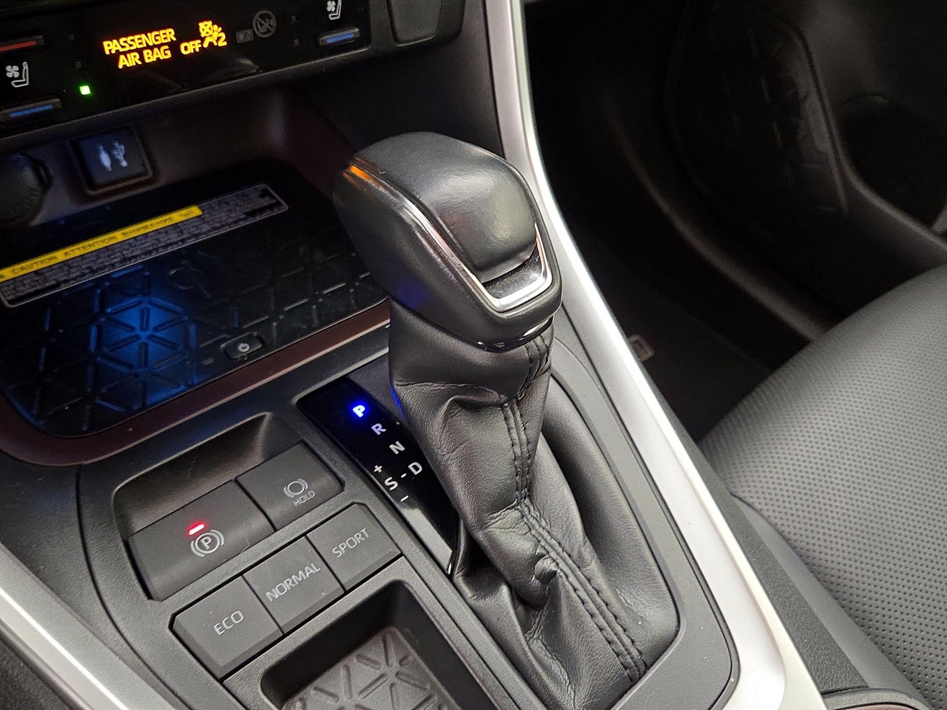 Thumbnail: 2019 Toyota RAV4 - 18