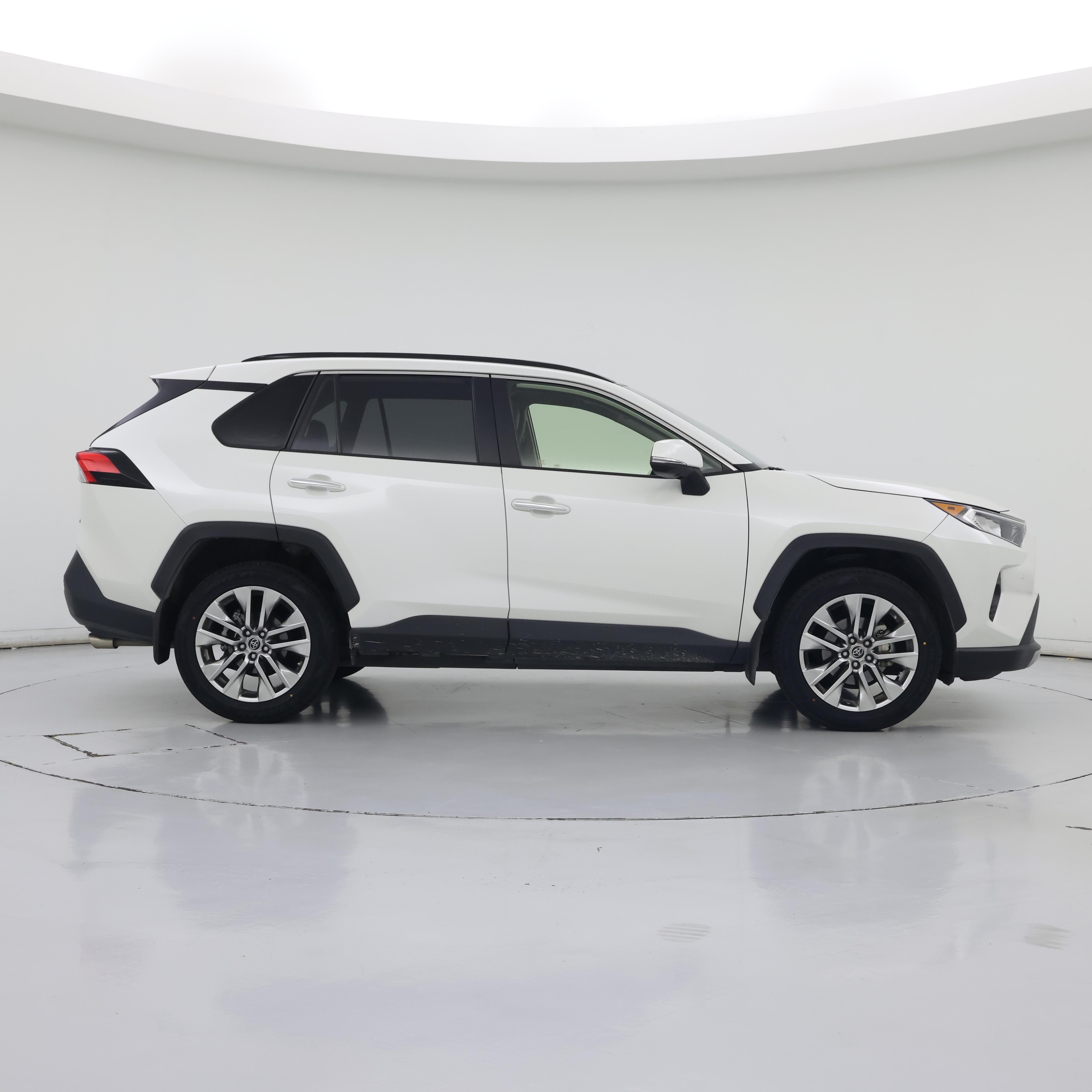 Thumbnail: 2019 Toyota RAV4 - 7