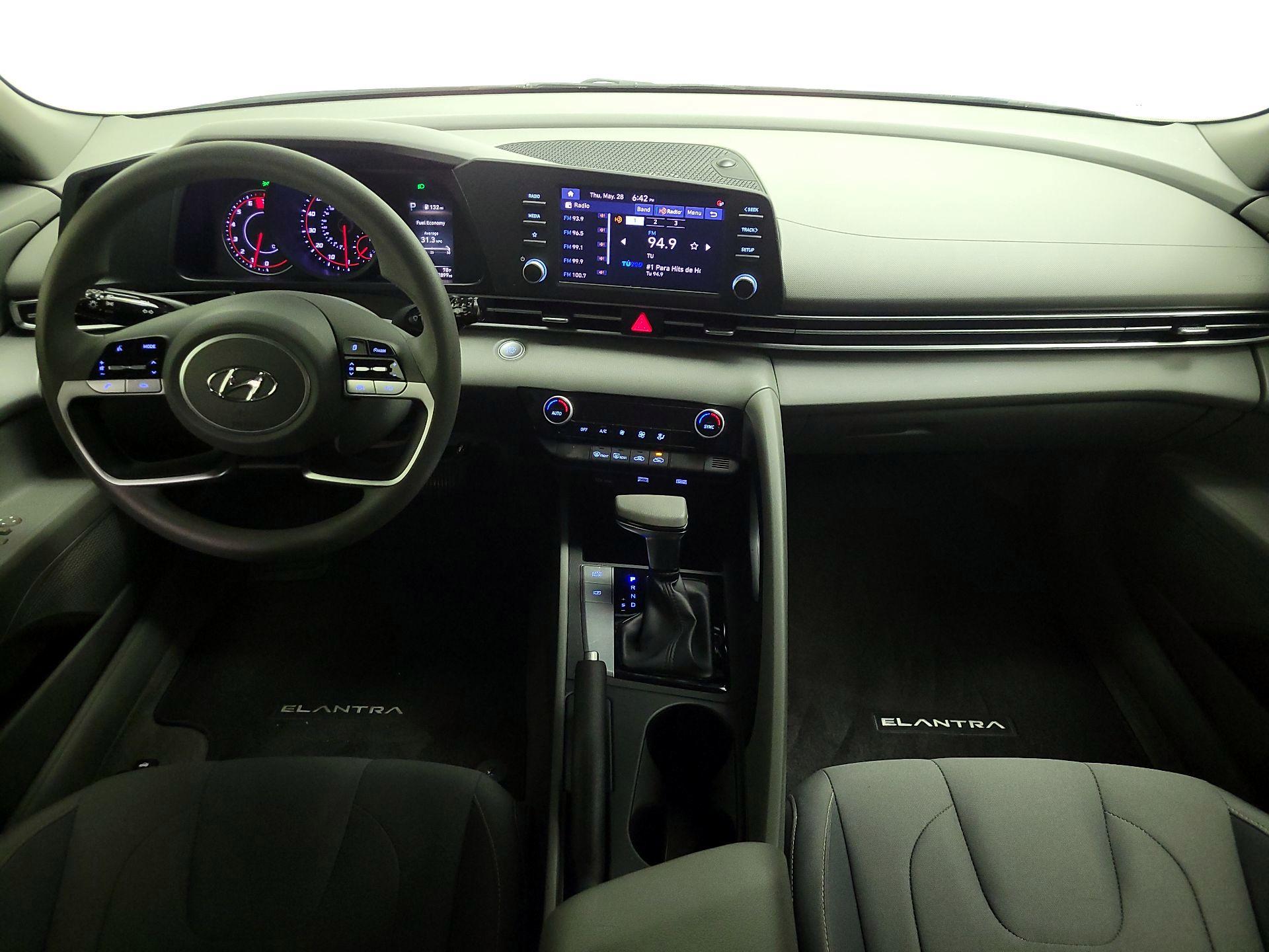 Thumbnail: 2022 Hyundai Elantra - 9