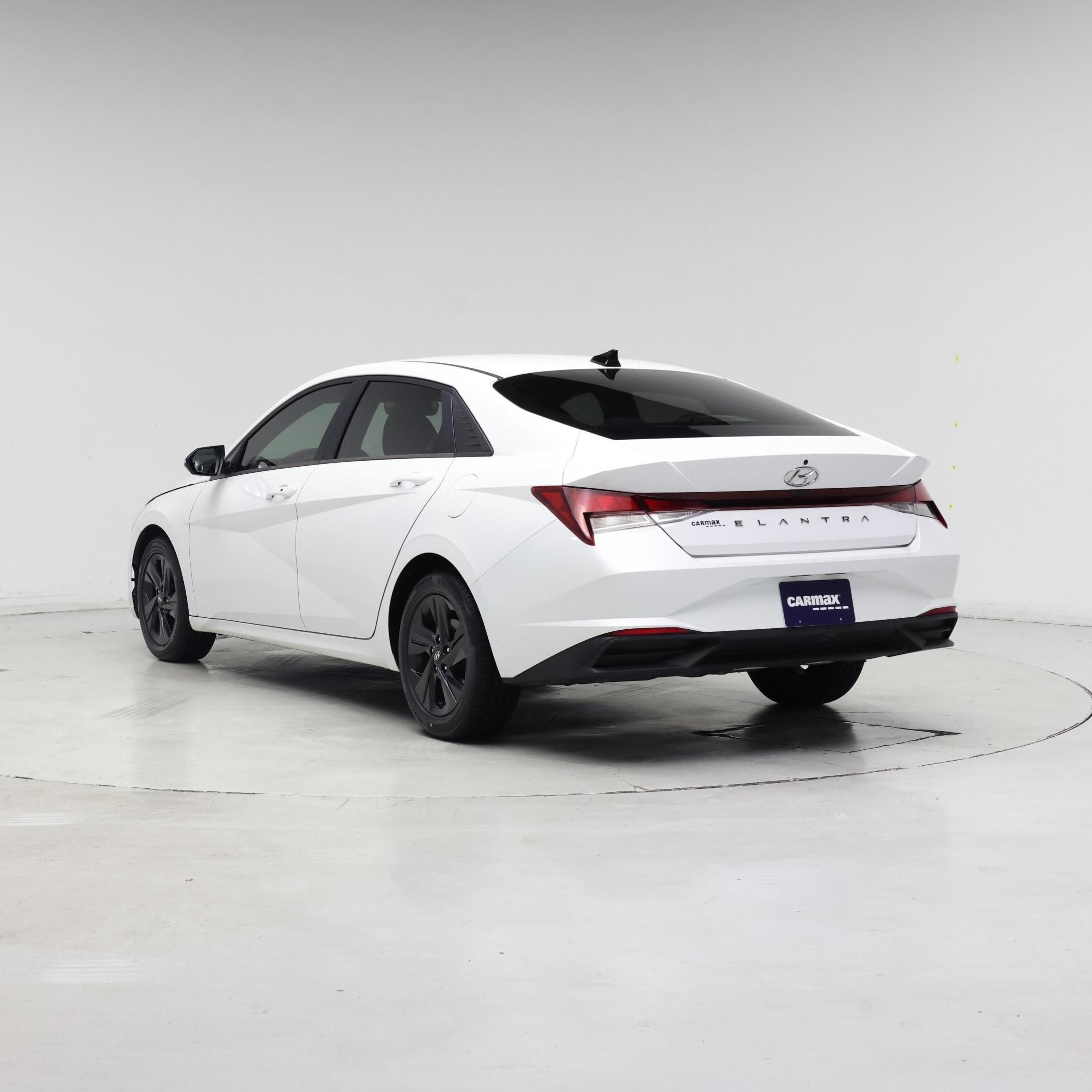 Thumbnail: 2022 Hyundai Elantra - 2