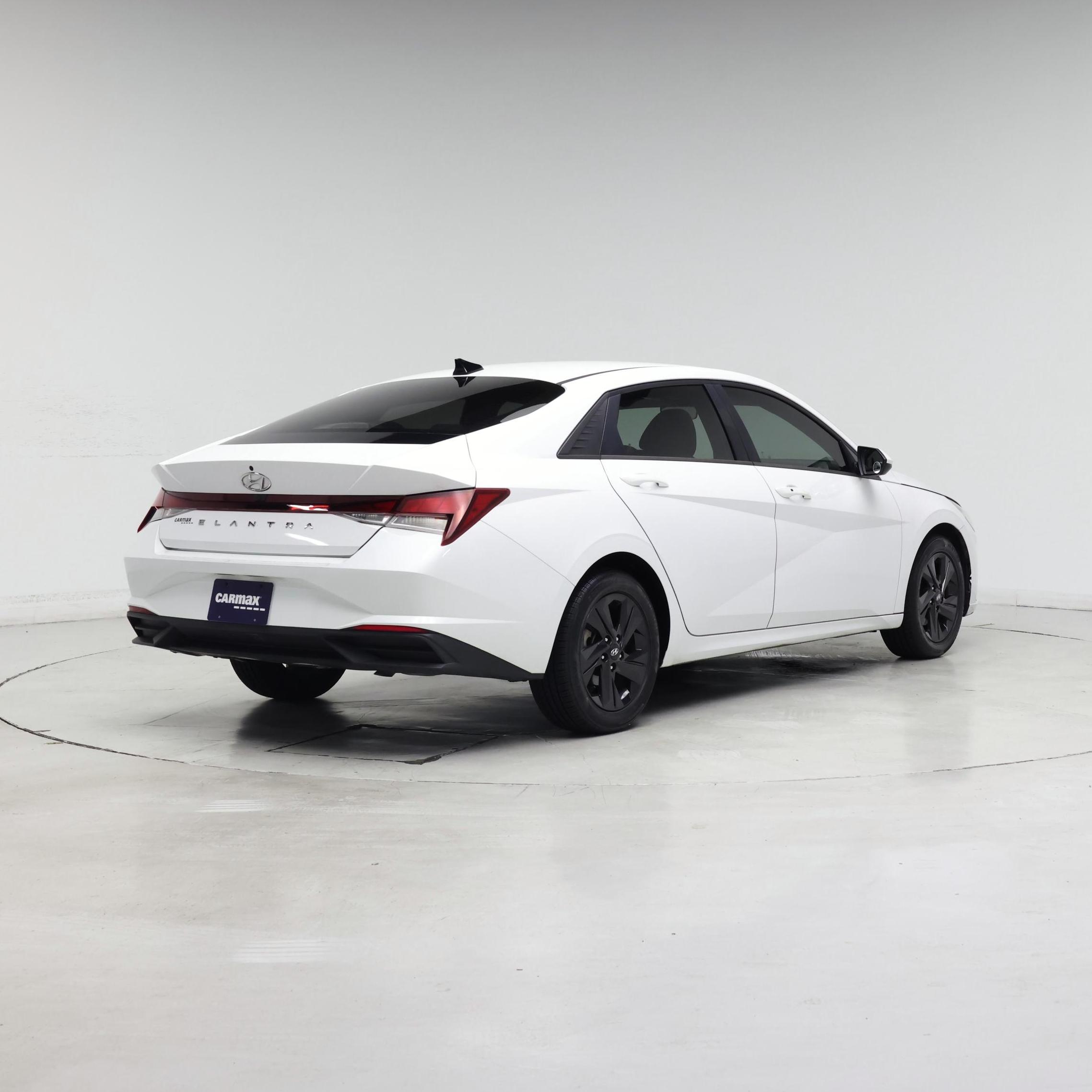 Thumbnail: 2022 Hyundai Elantra - 8