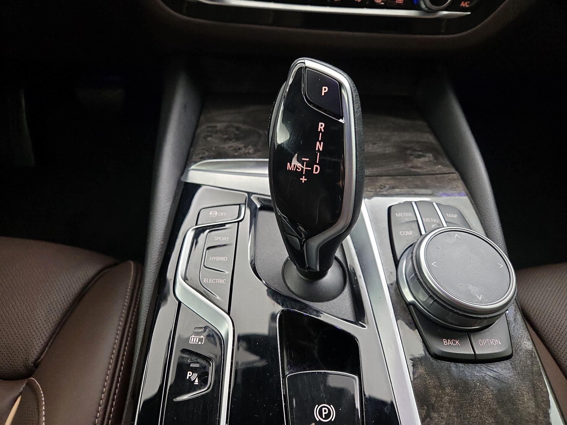 Thumbnail: 2022 BMW 5 Series - 18