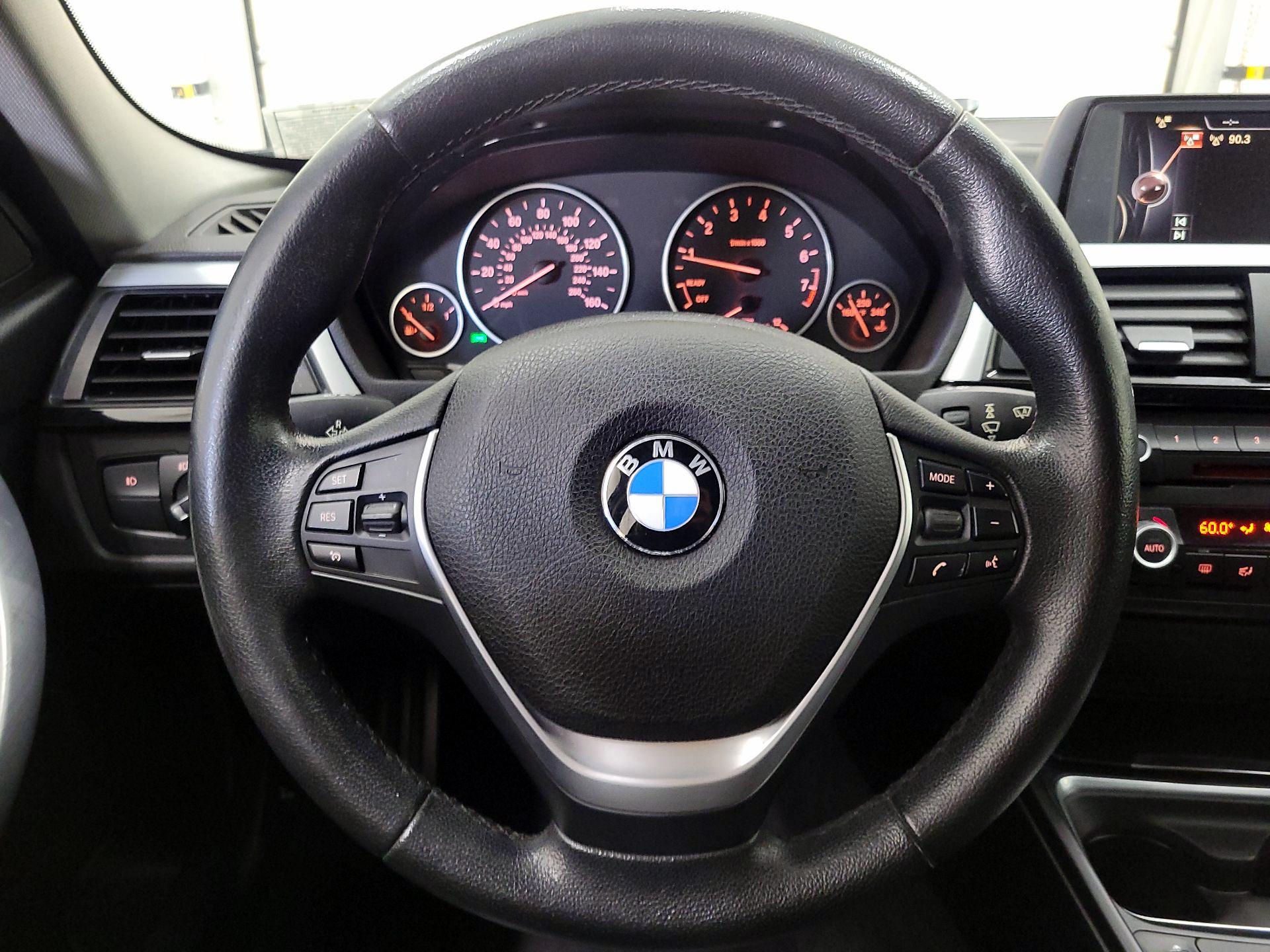 Thumbnail: 2015 BMW 3 Series - 10