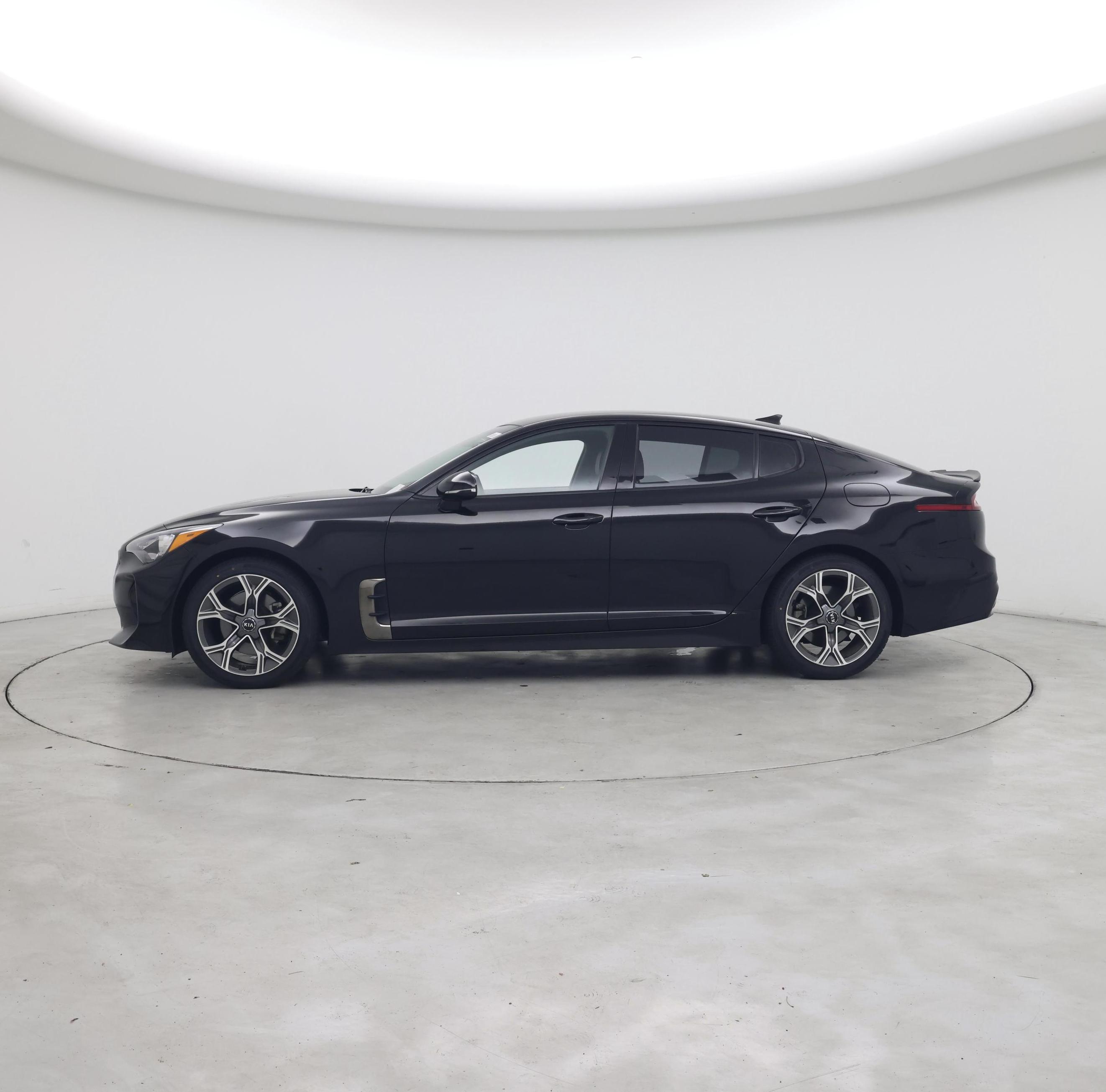 Thumbnail: 2020 Kia Stinger - 3