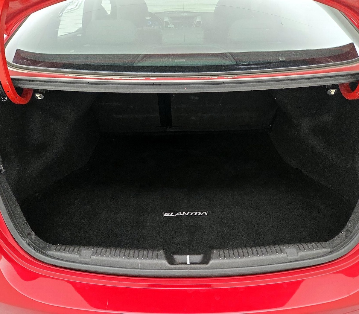 Trunk/Cargo (Seats Up)