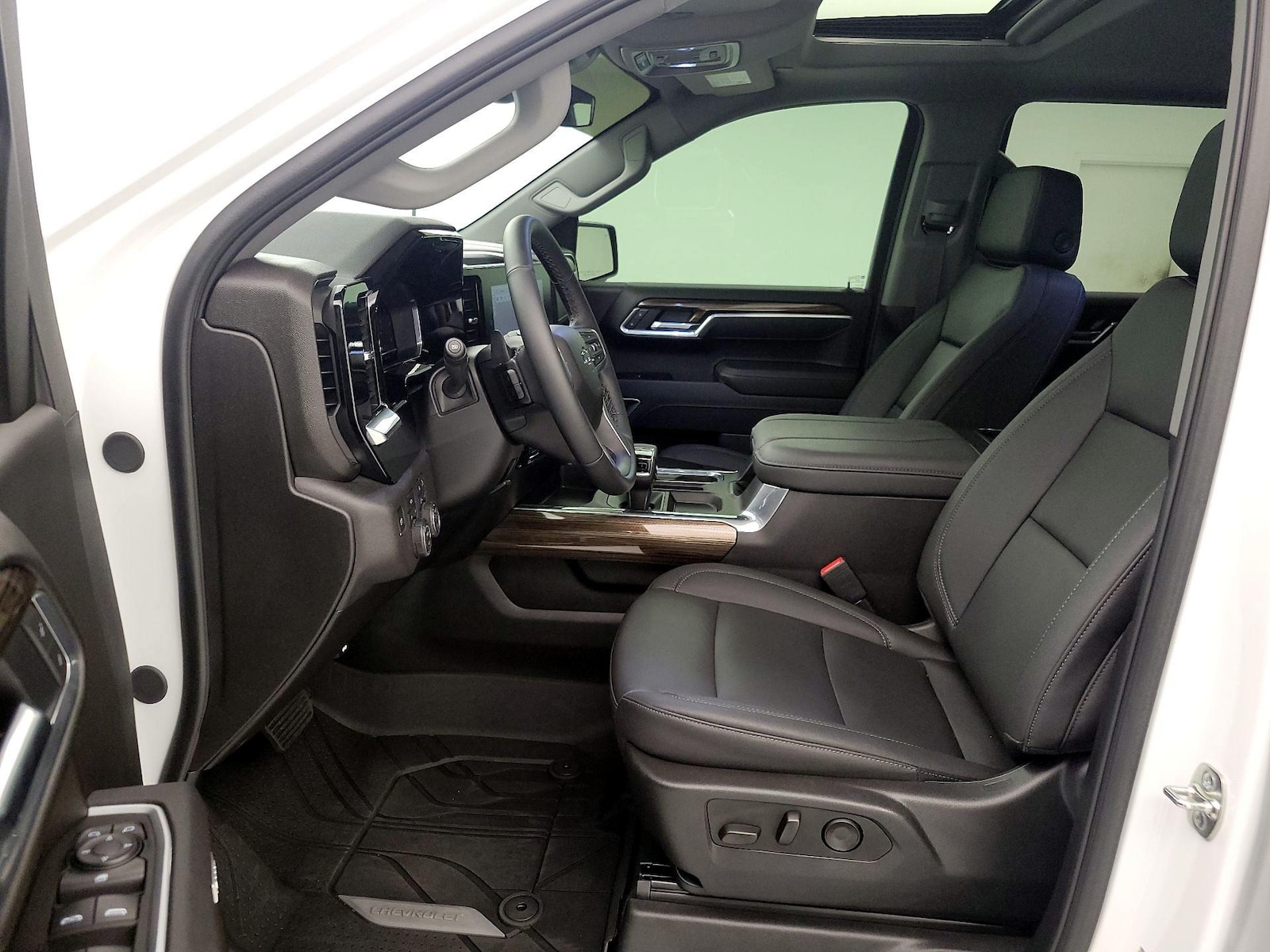 2025 Chevrolet Silverado 1500 RST - Photo 12