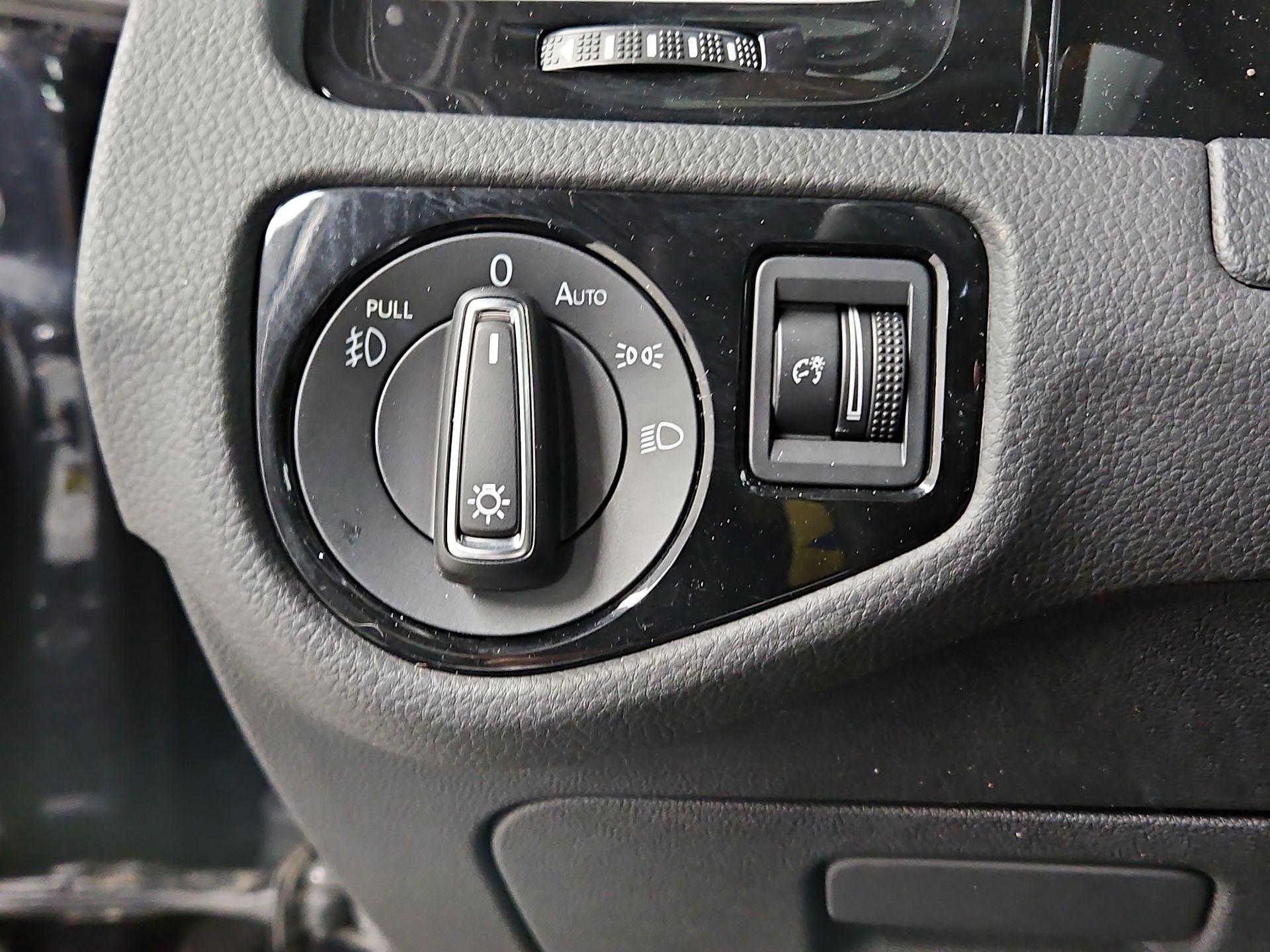 Thumbnail: 2019 Volkswagen Golf - 13