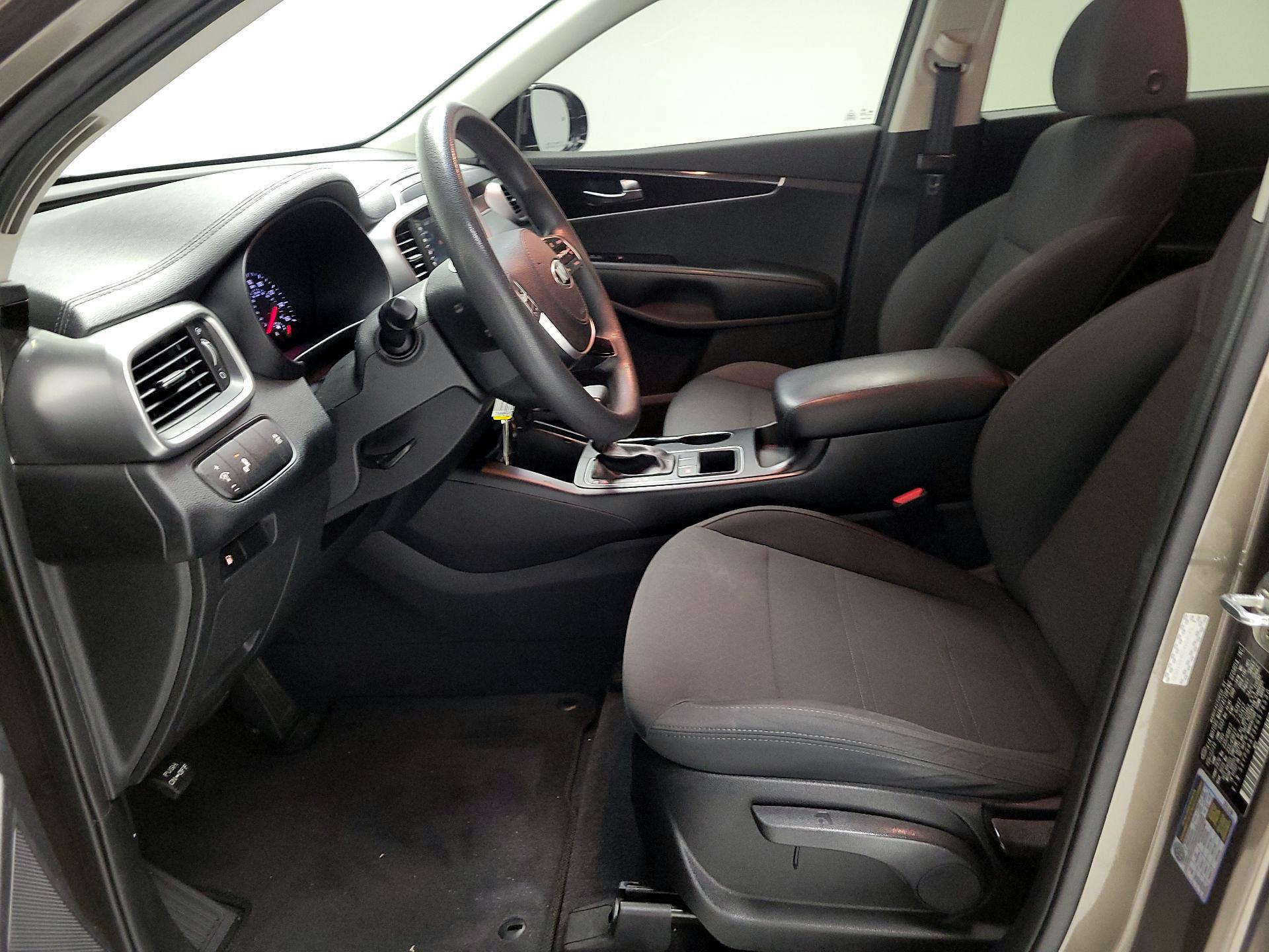 Thumbnail: 2019 Kia Sorento - 11