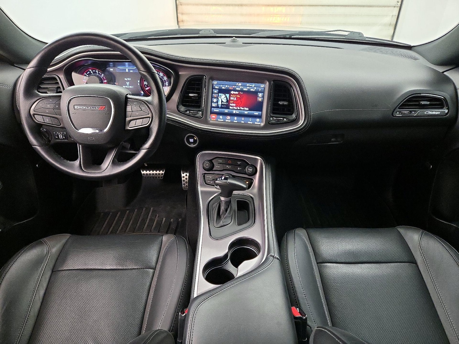 2022 Dodge Challenger SXT - Photo 10