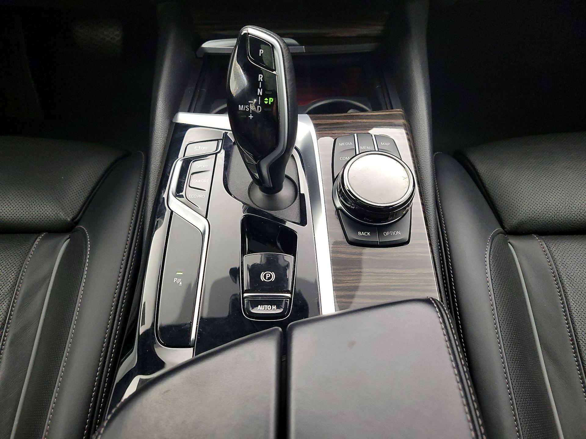 Thumbnail: 2022 BMW 5 Series - 18