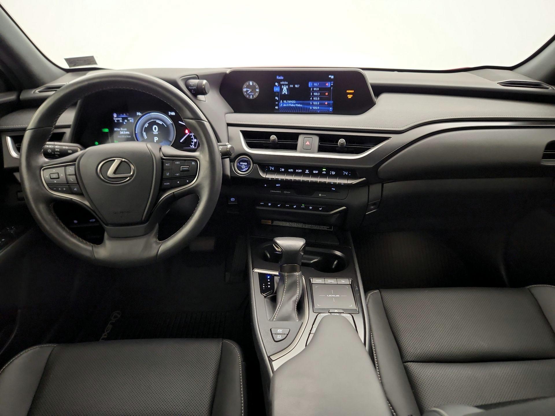 Thumbnail: 2021 Lexus UX - 9