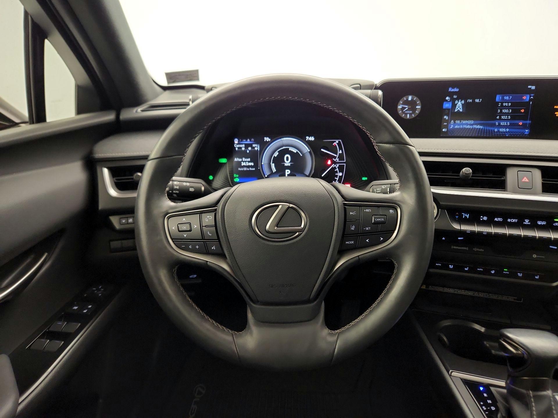 Thumbnail: 2021 Lexus UX - 10