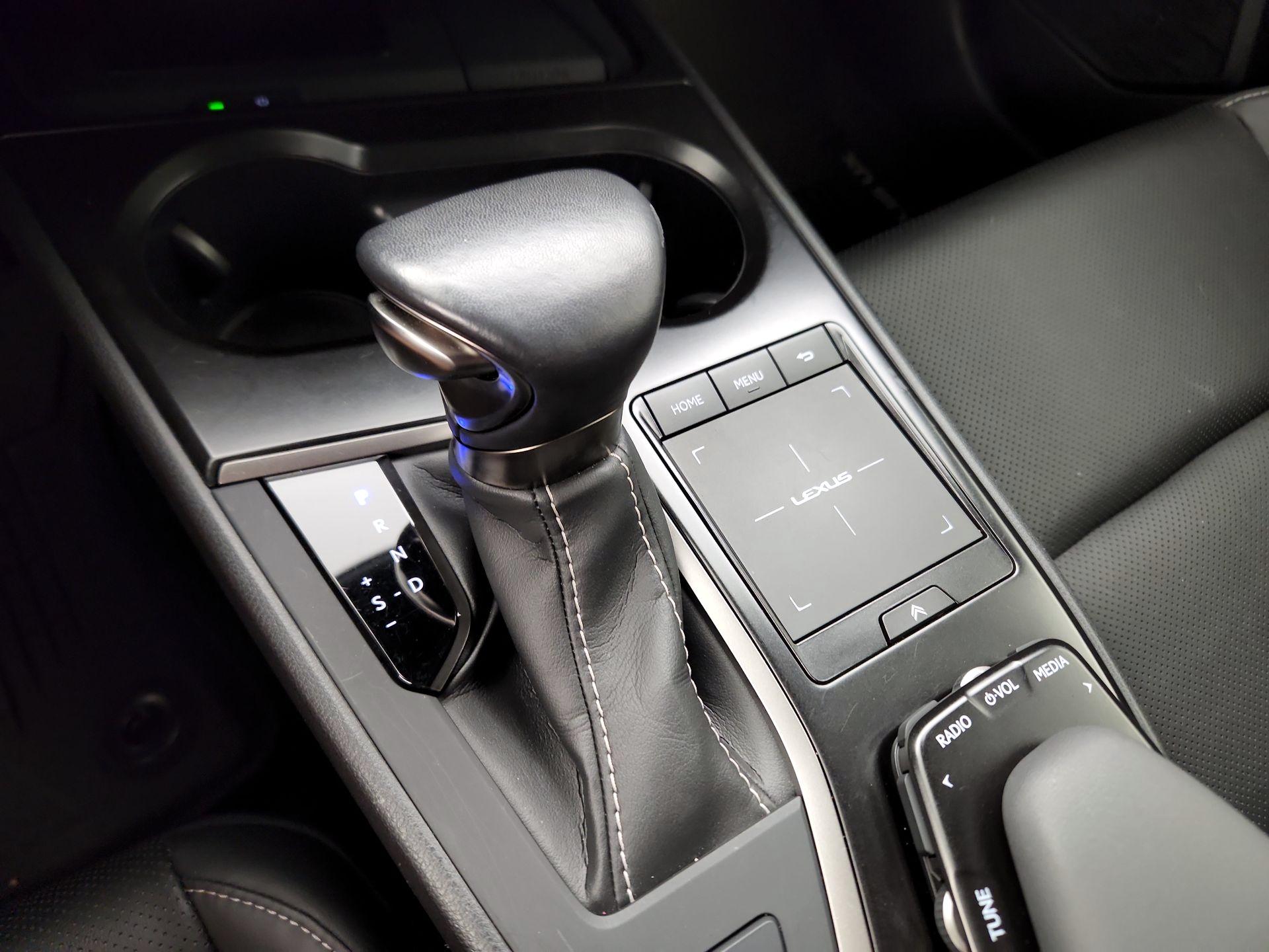 Thumbnail: 2021 Lexus UX - 17