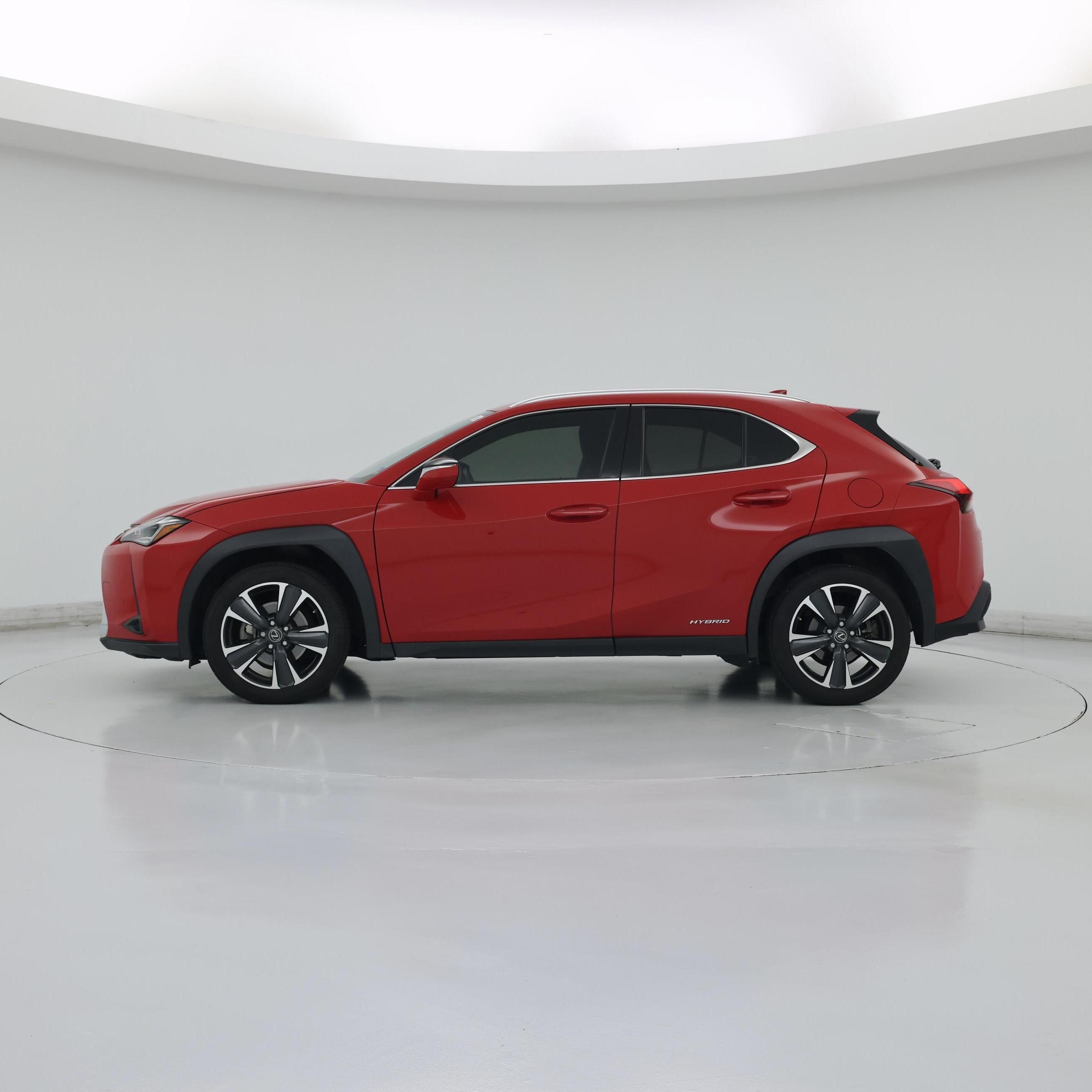 Thumbnail: 2021 Lexus UX - 3
