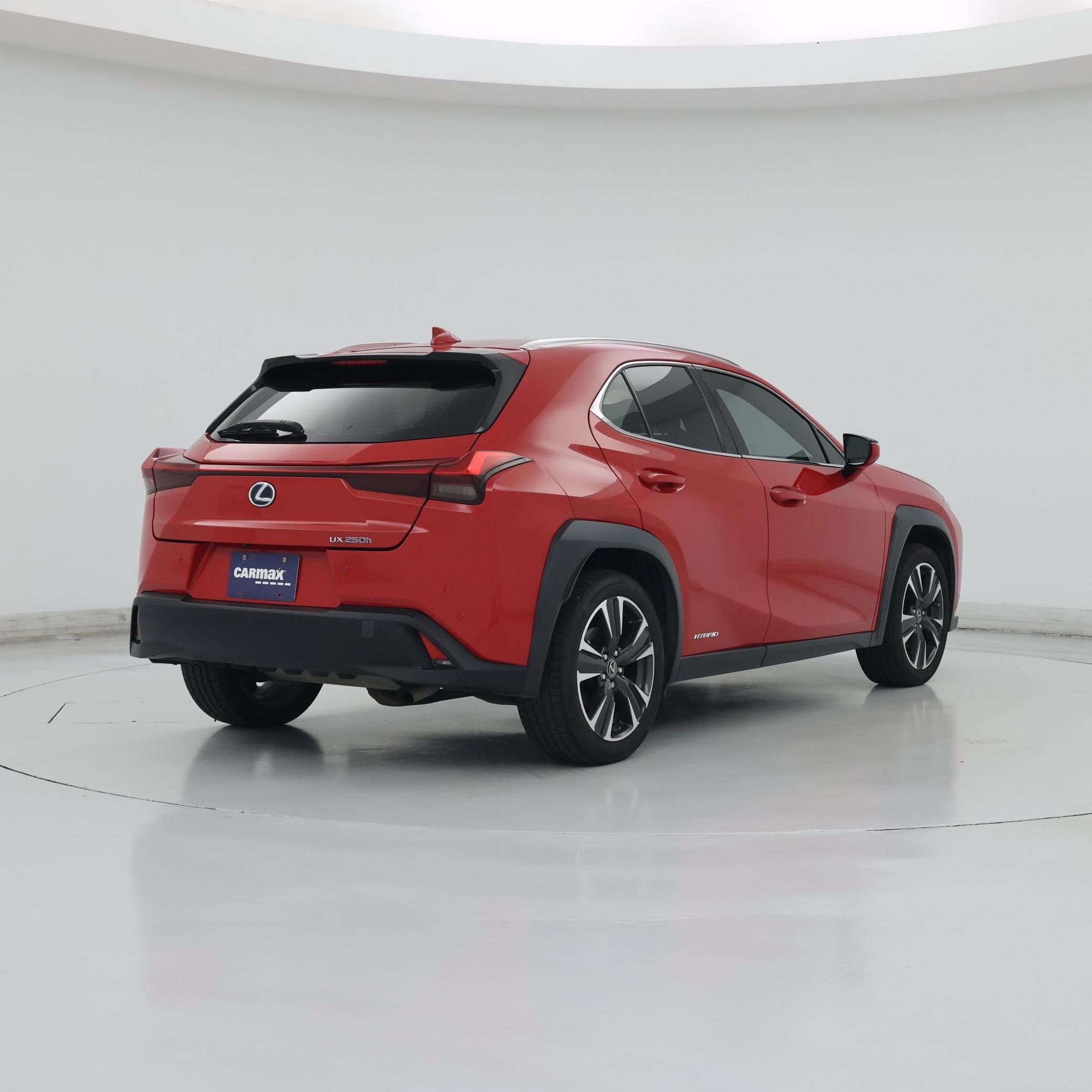 Thumbnail: 2021 Lexus UX - 8