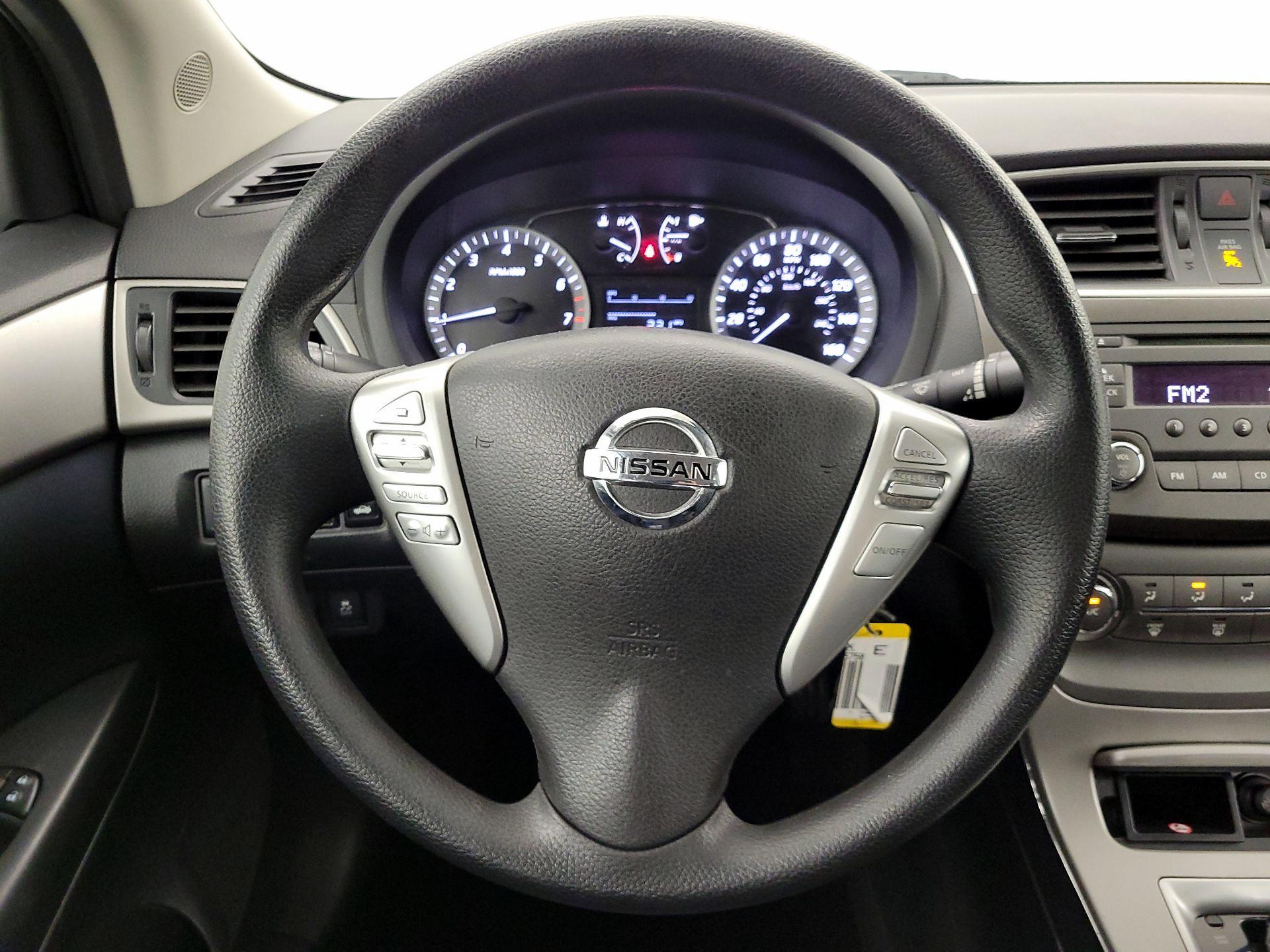 Thumbnail: 2014 Nissan Sentra - 10
