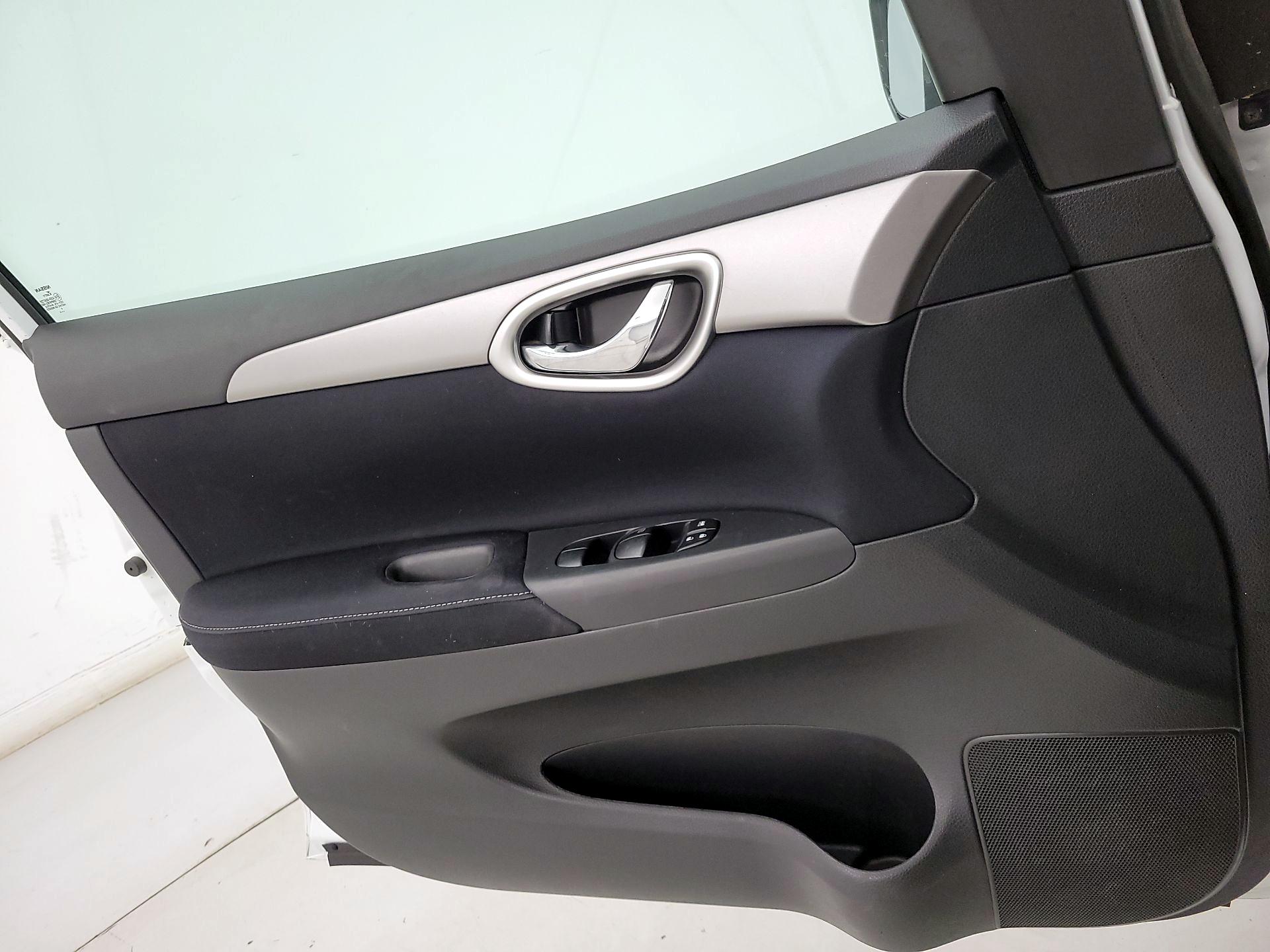 Thumbnail: 2014 Nissan Sentra - 12