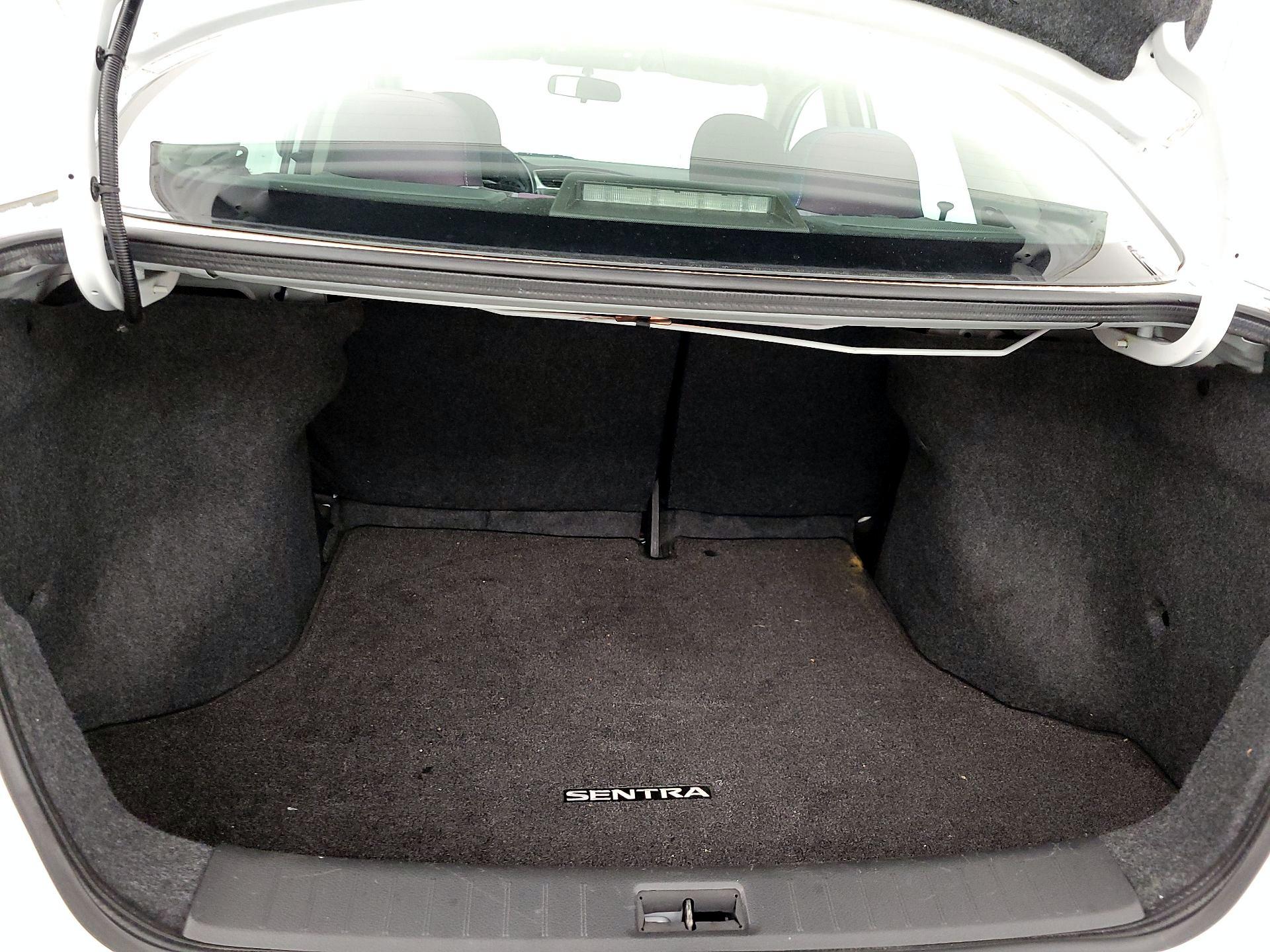Thumbnail: 2014 Nissan Sentra - 19