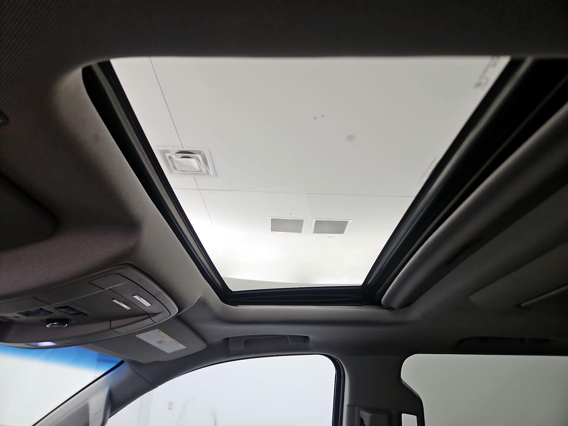 Thumbnail: 2018 Chevrolet Tahoe - 17