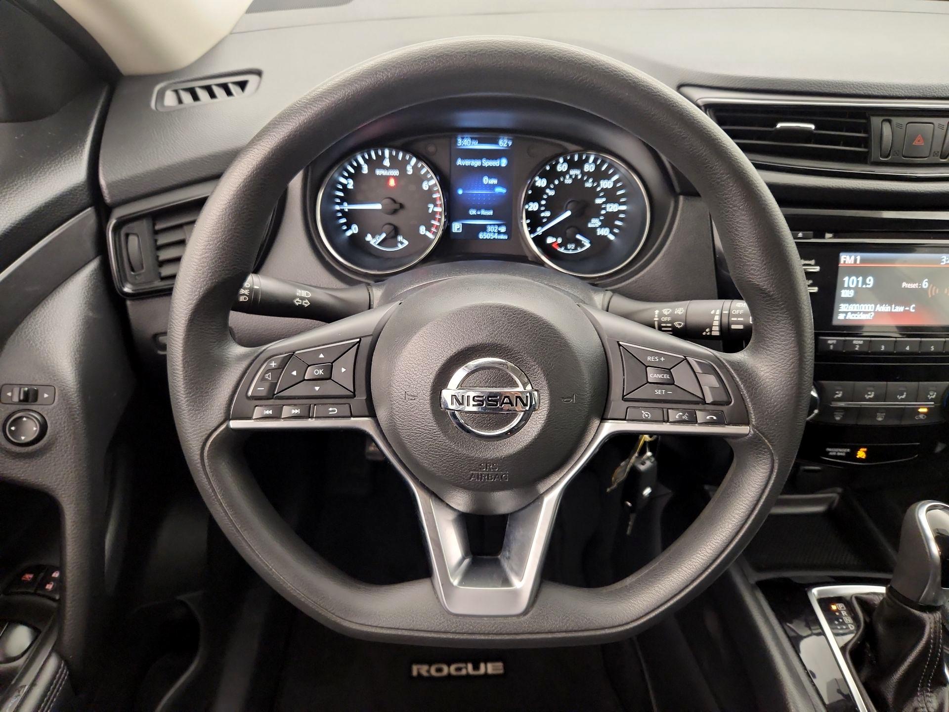 Thumbnail: 2017 Nissan Rogue - 10