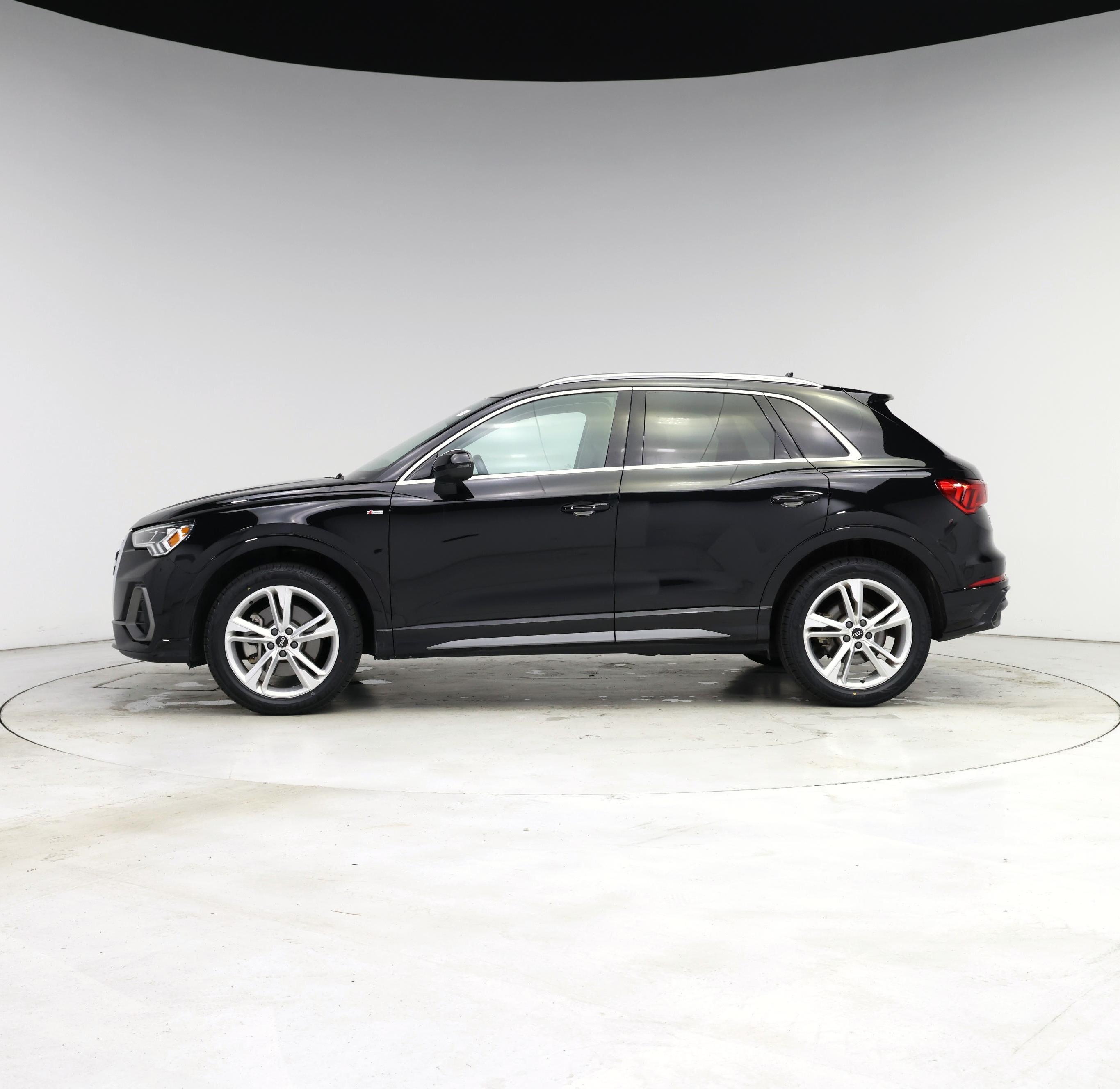 Thumbnail: 2022 Audi Q3 - 3