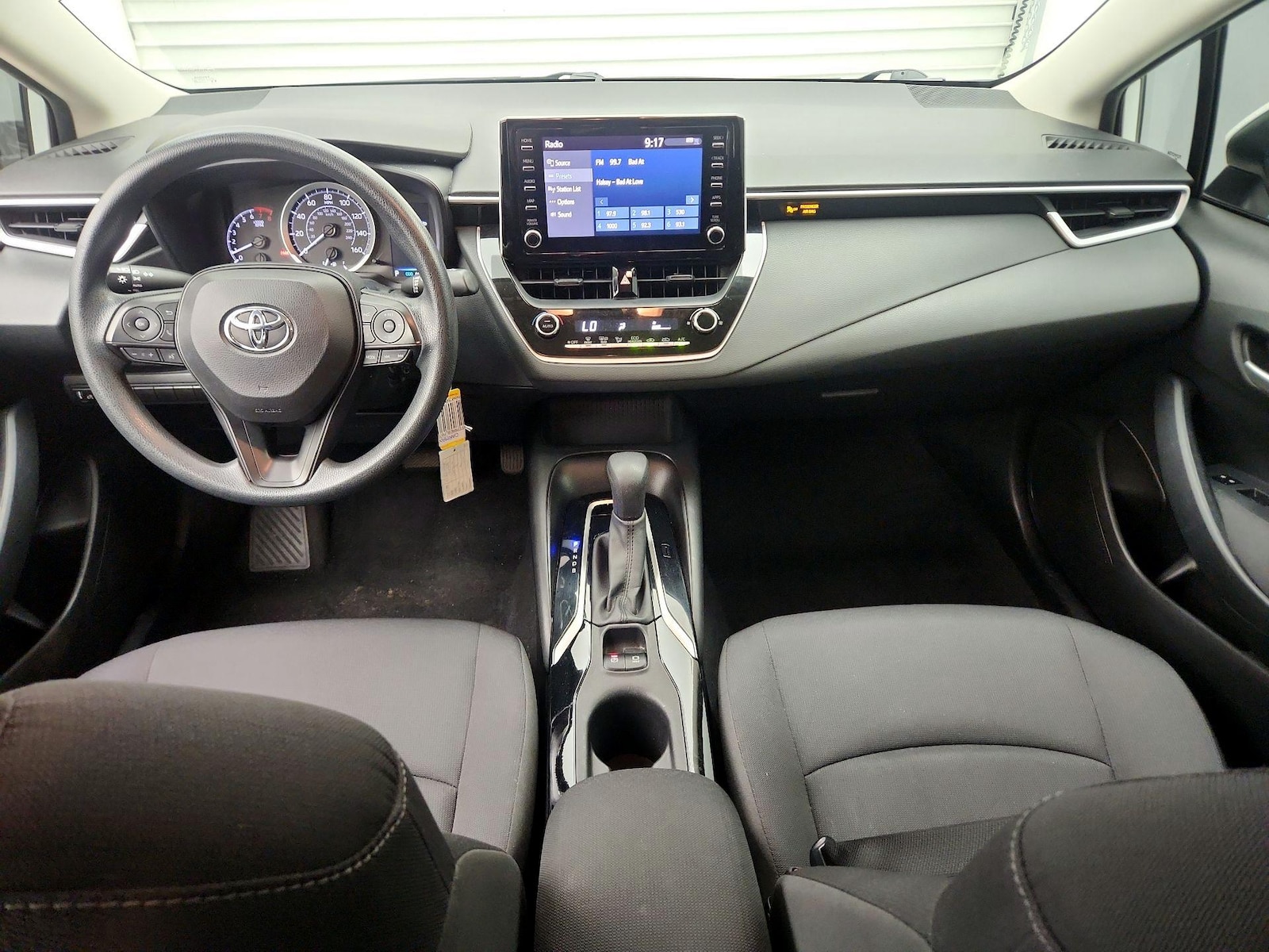 2020 Toyota Corolla LE - Photo 10