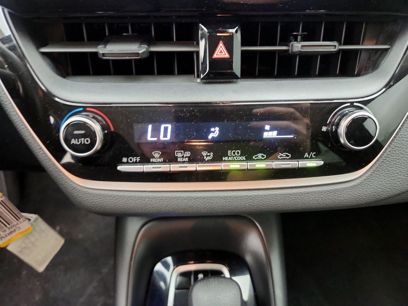 2020 Toyota Corolla LE - Photo 17