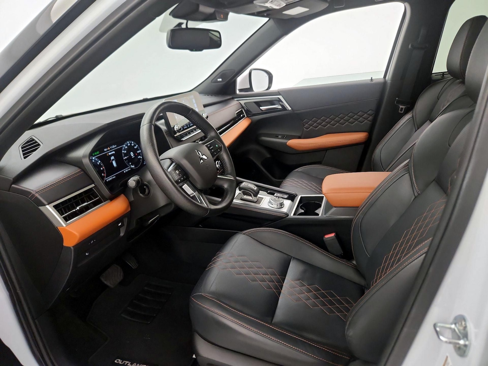2024 Mitsubishi Outlander SEL - Photo 12