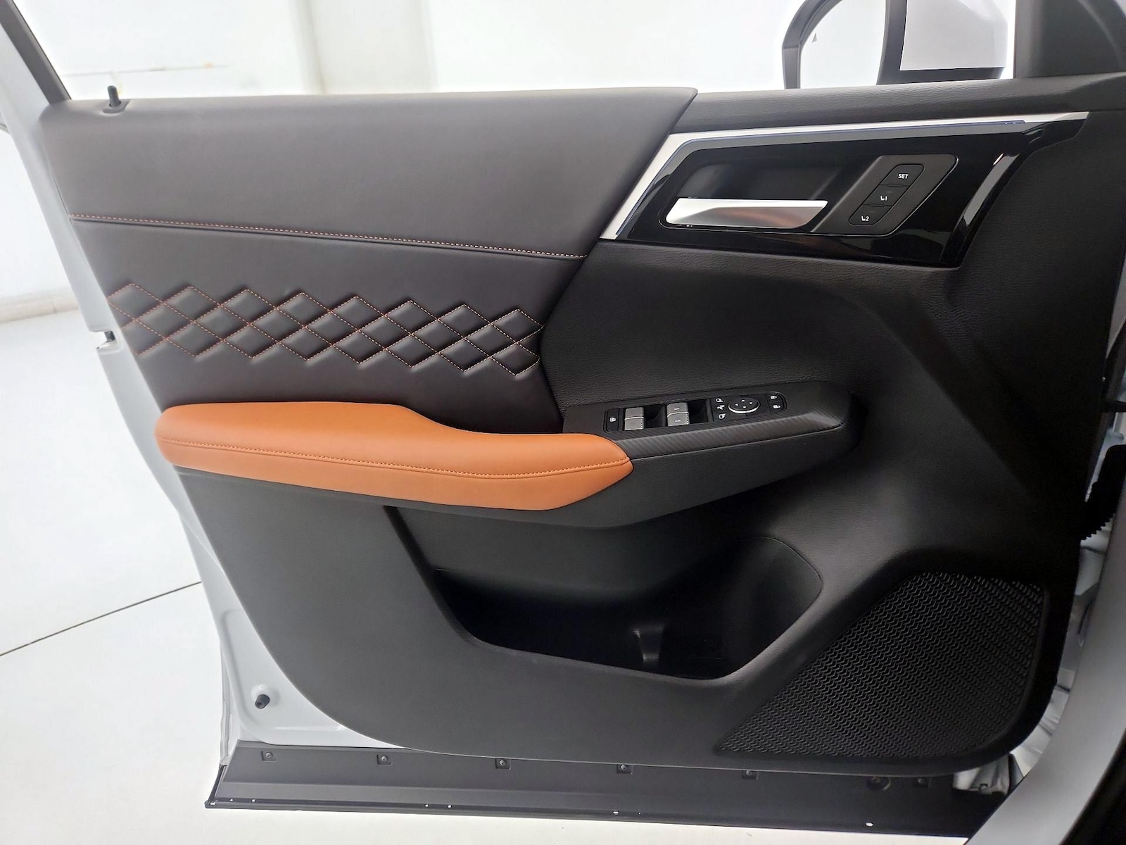 2024 Mitsubishi Outlander SEL - Photo 13