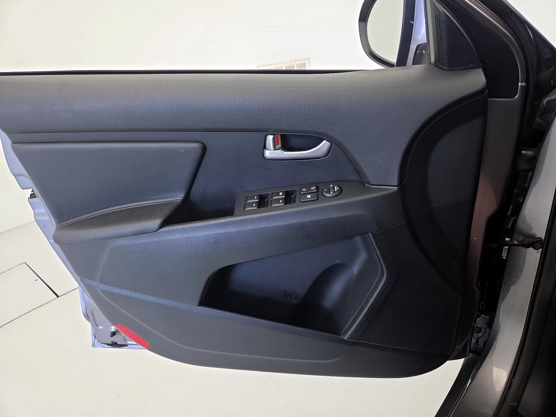 Thumbnail: 2015 Kia Sportage - 12