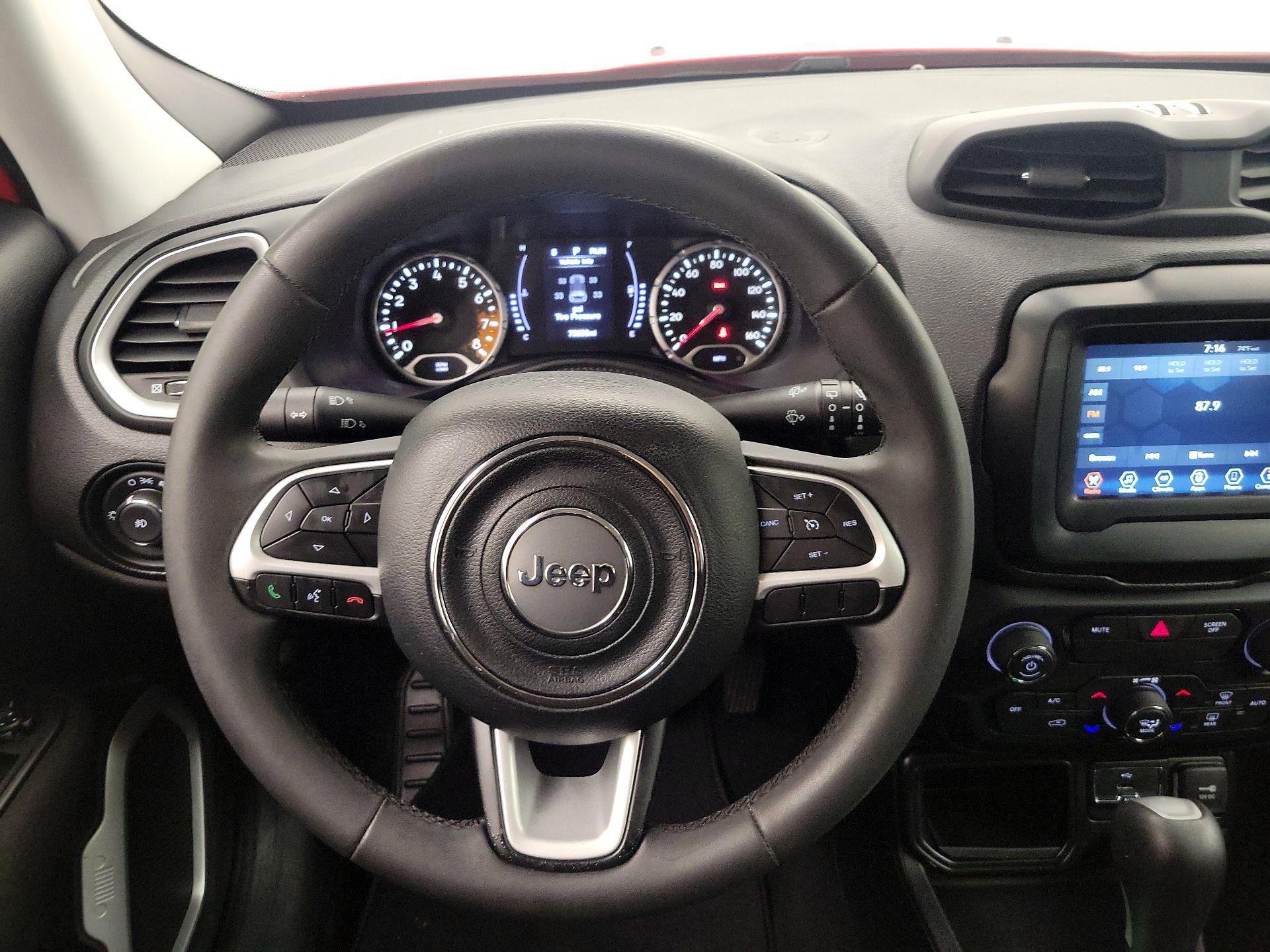 Thumbnail: 2018 Jeep Renegade - 10