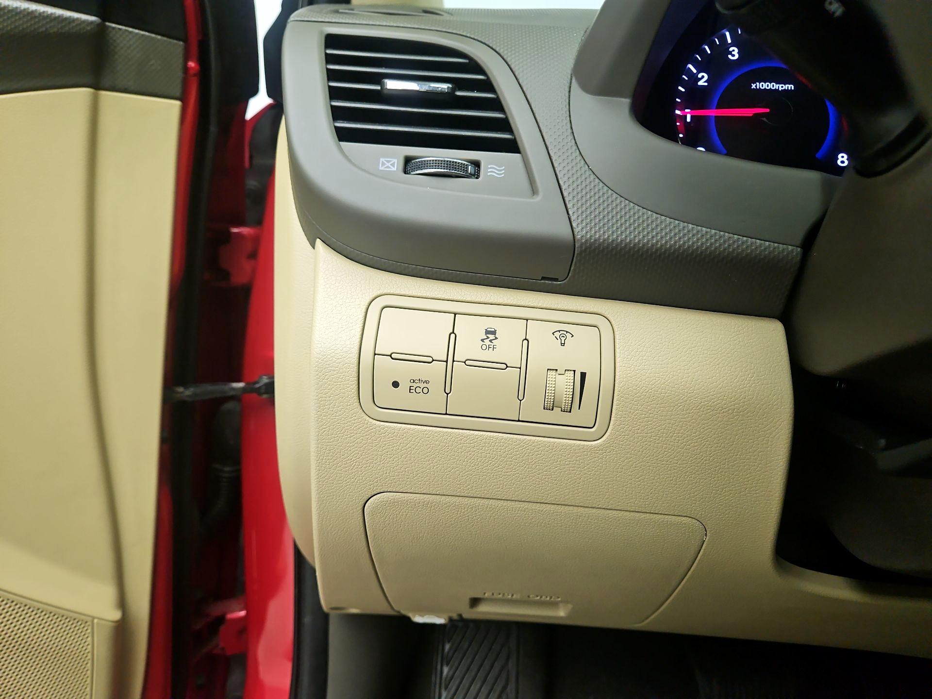 Thumbnail: 2014 Hyundai Accent - 13