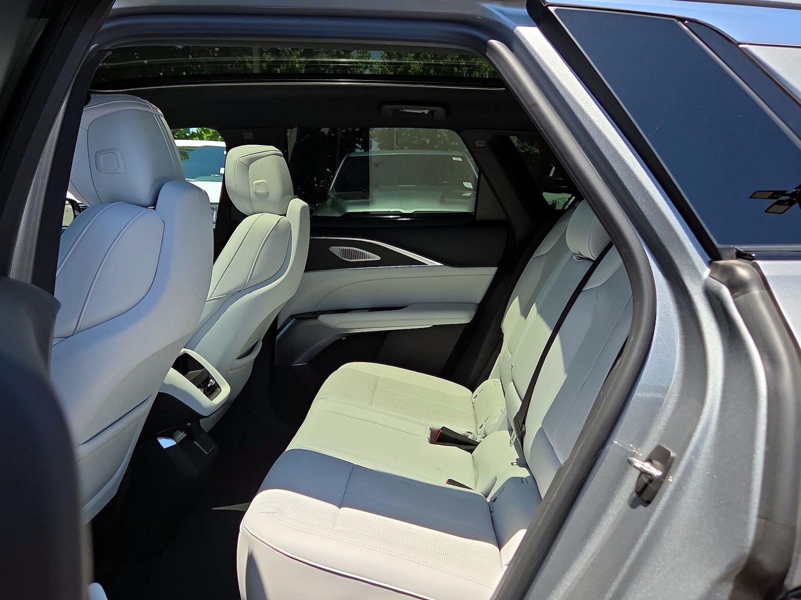 2024 Cadillac LYRIQ Luxury 2 - Photo 20