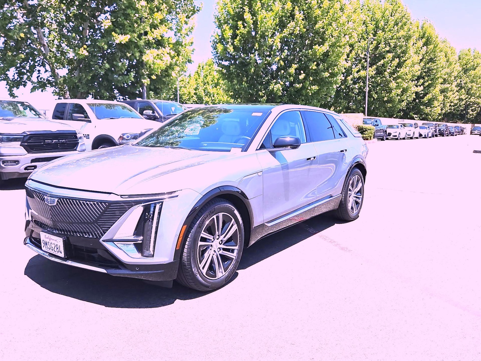 2024 Cadillac LYRIQ Luxury 2 - Photo 3