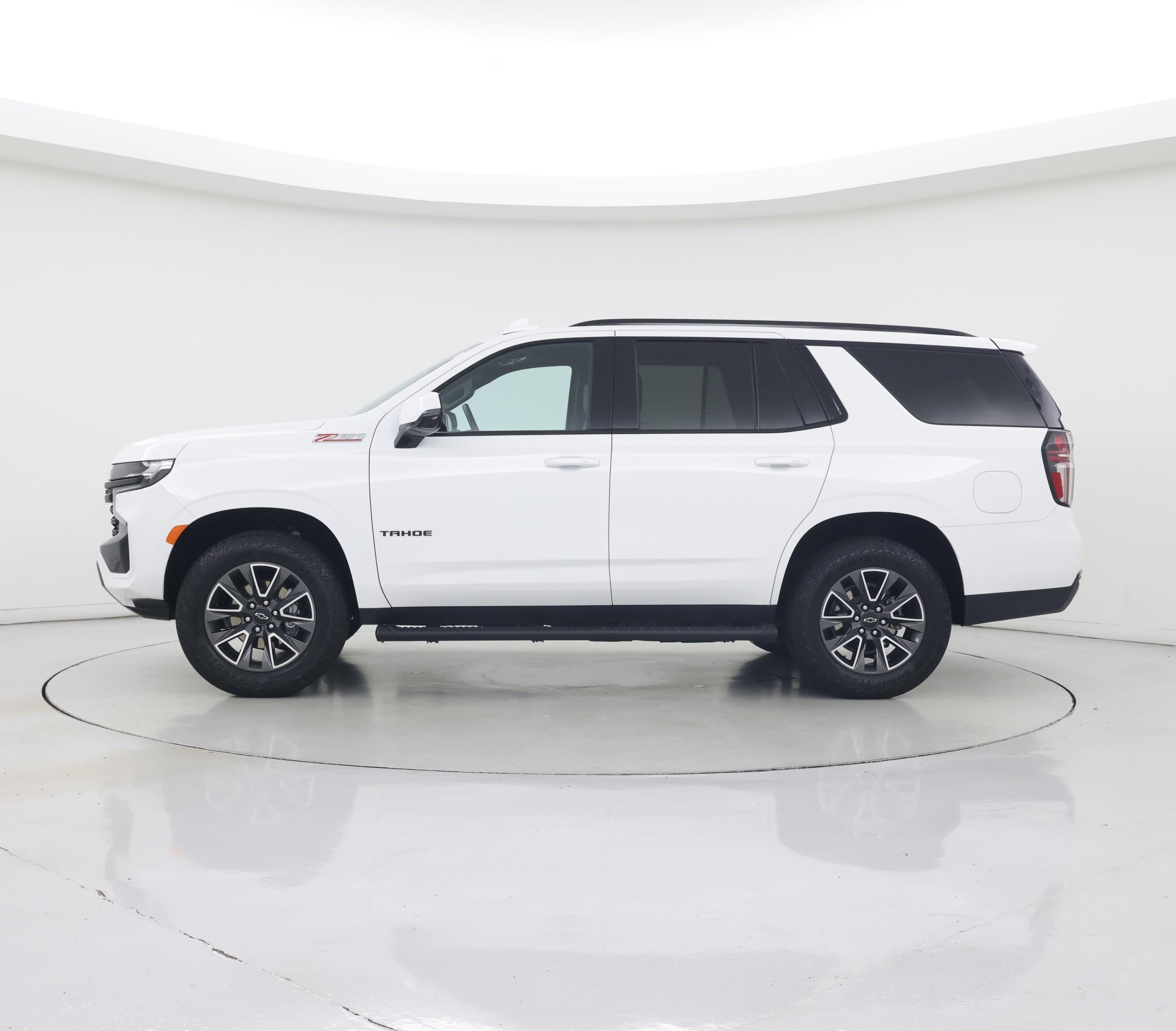 Thumbnail: 2024 Chevrolet Tahoe - 3