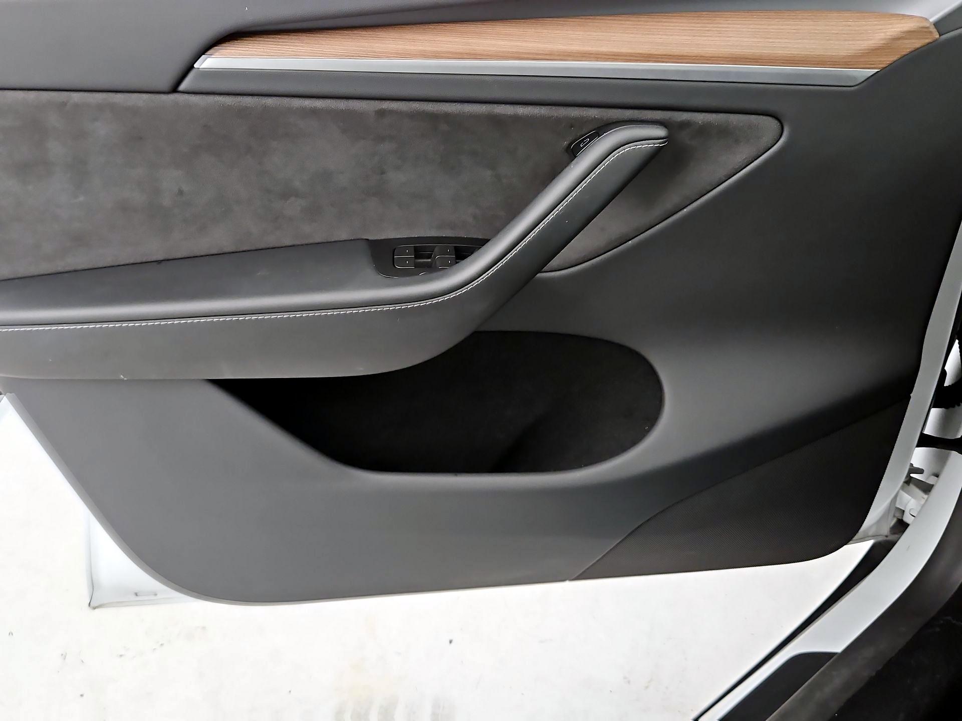 Thumbnail: 2023 Tesla Model Y - 12