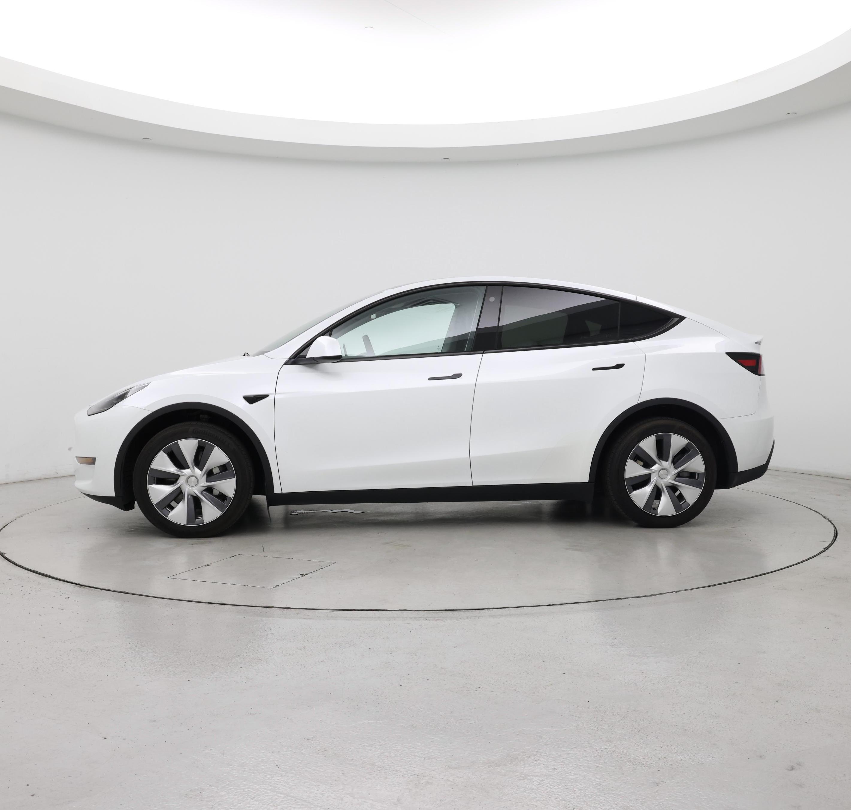 Thumbnail: 2023 Tesla Model Y - 3