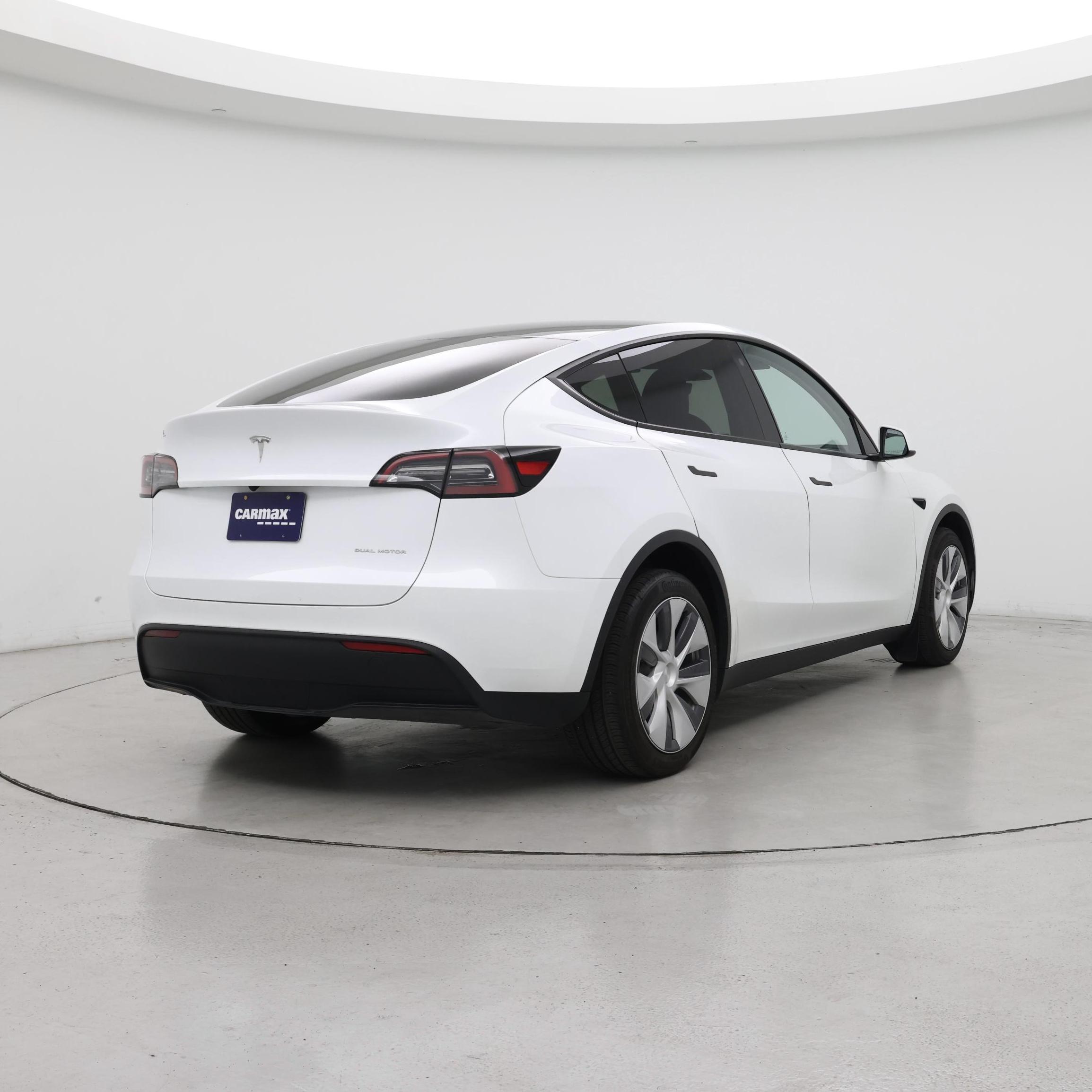 Thumbnail: 2023 Tesla Model Y - 8