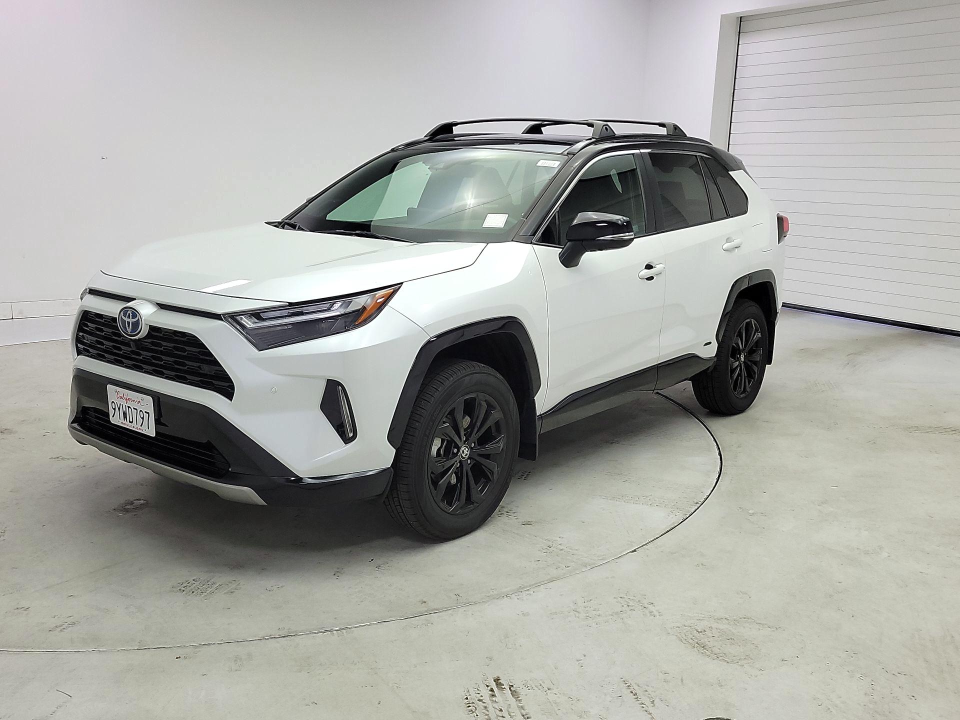 Thumbnail: 2024 Toyota RAV4 - 3