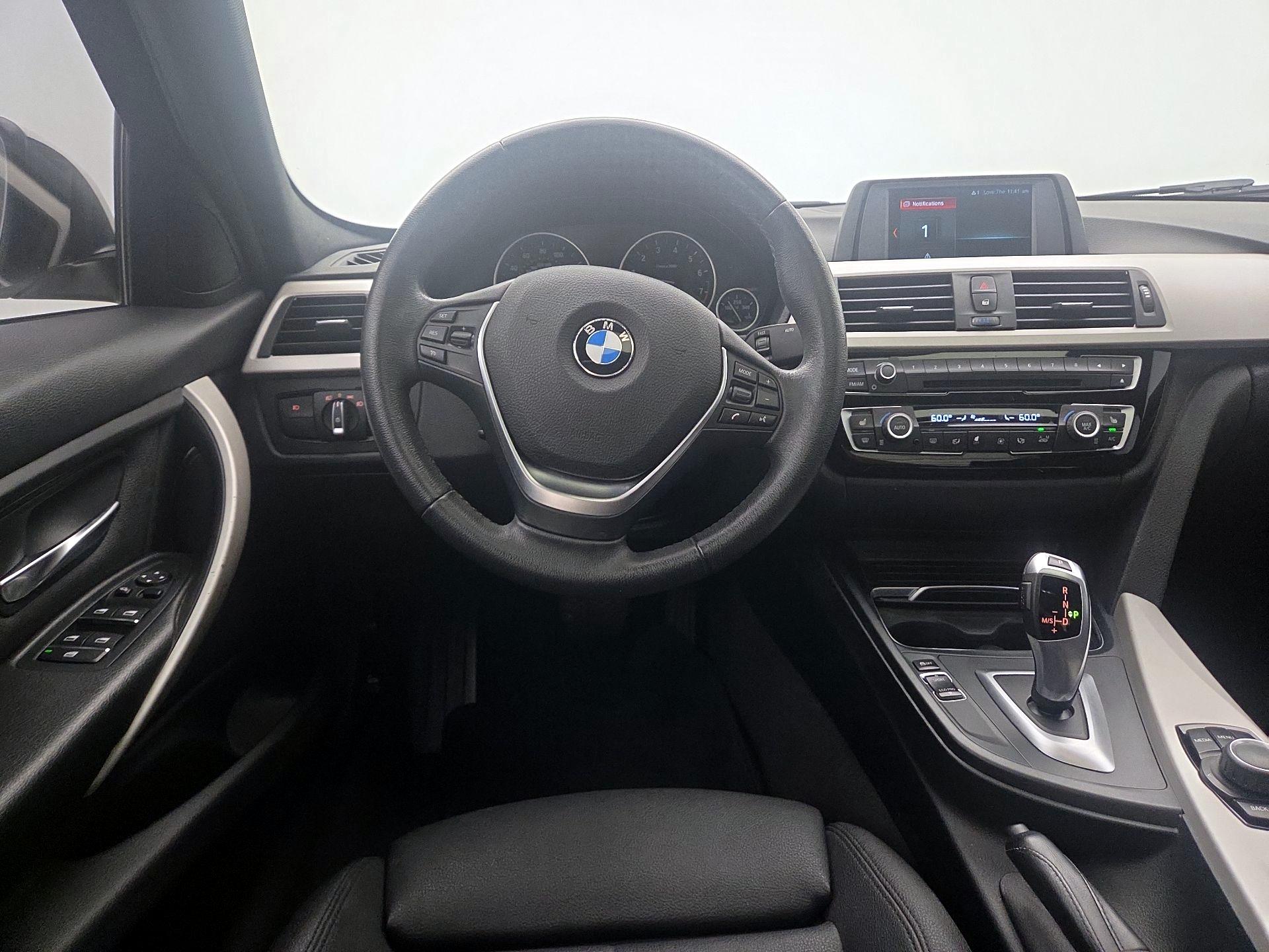 Thumbnail: 2018 BMW 3 Series - 10