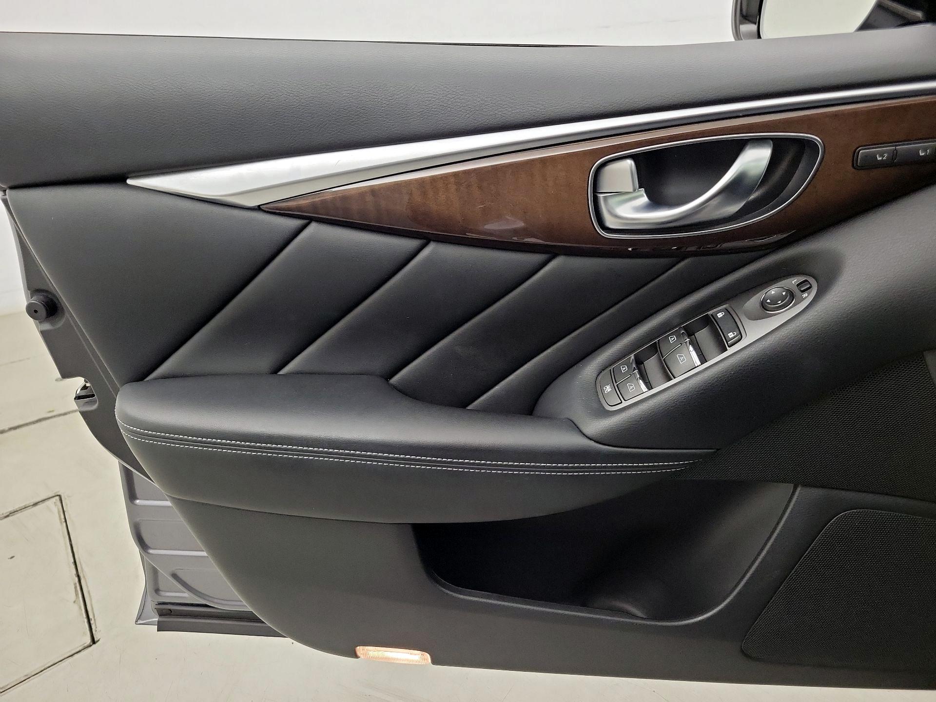 Thumbnail: 2014 INFINITI Q50 - 12