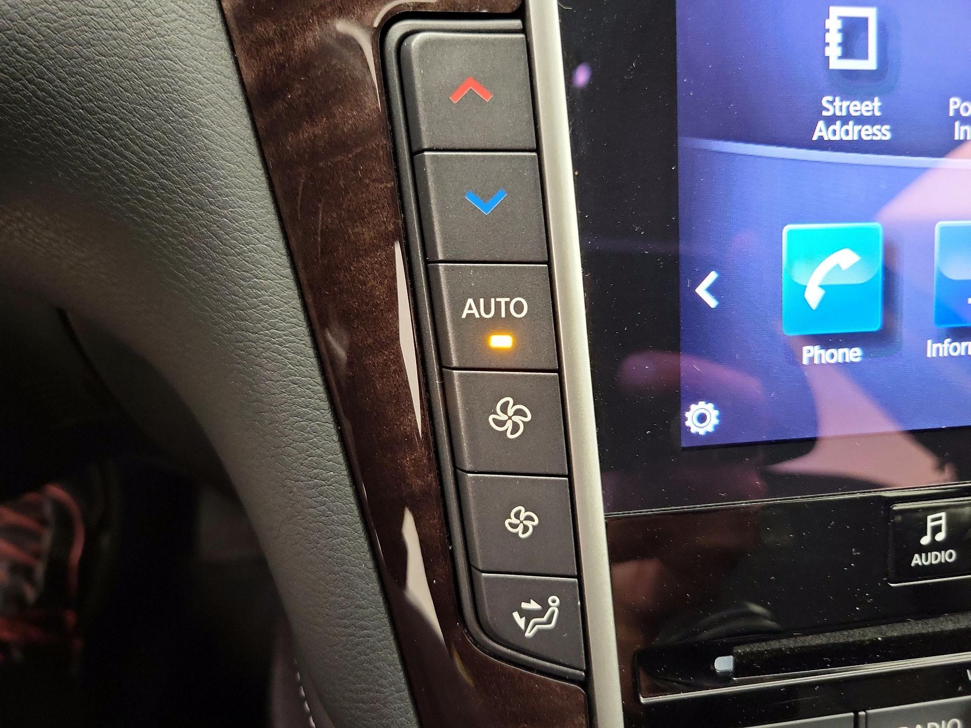 Thumbnail: 2014 INFINITI Q50 - 16