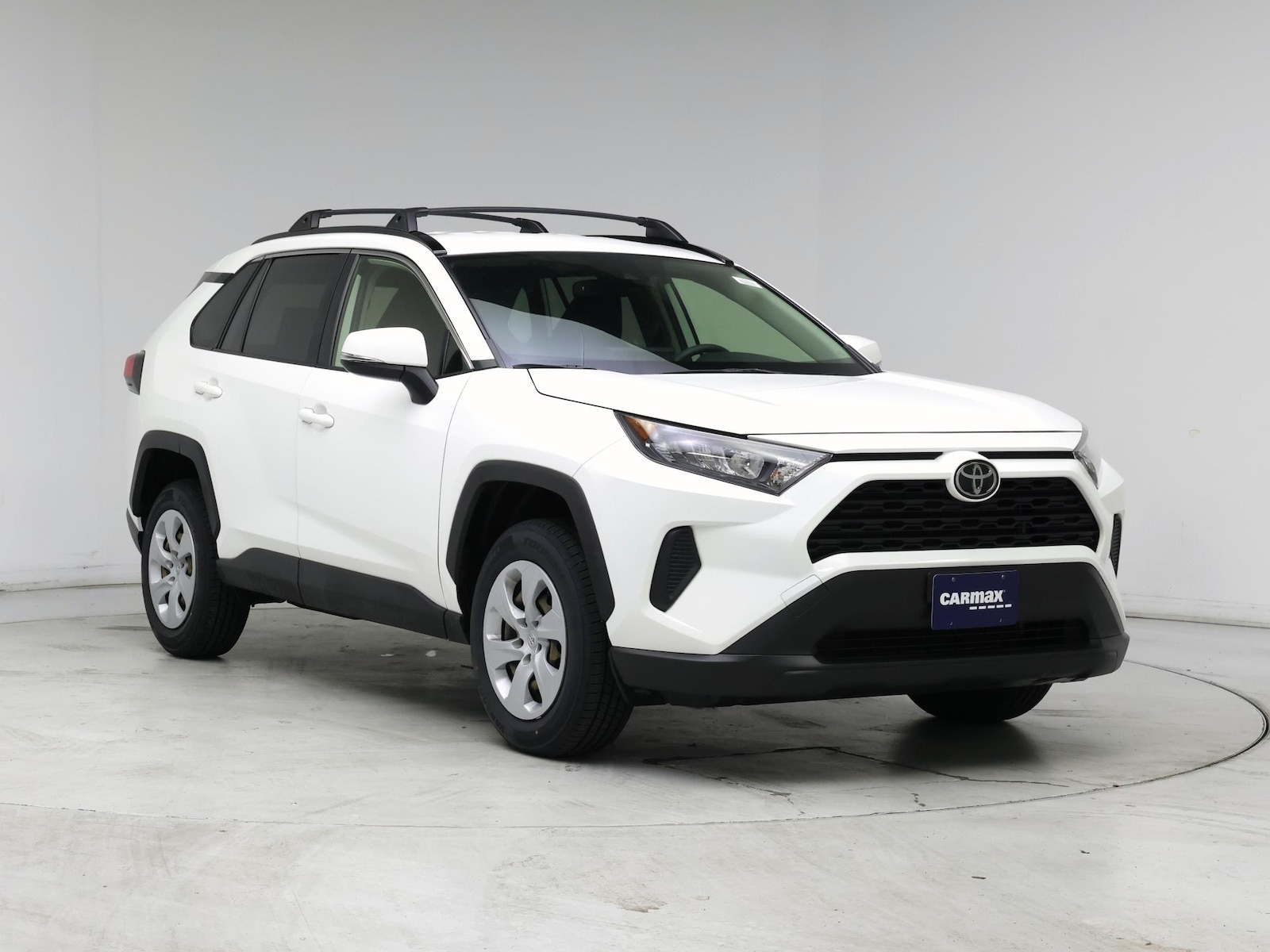 2019 Toyota RAV4 LE - Photo 2