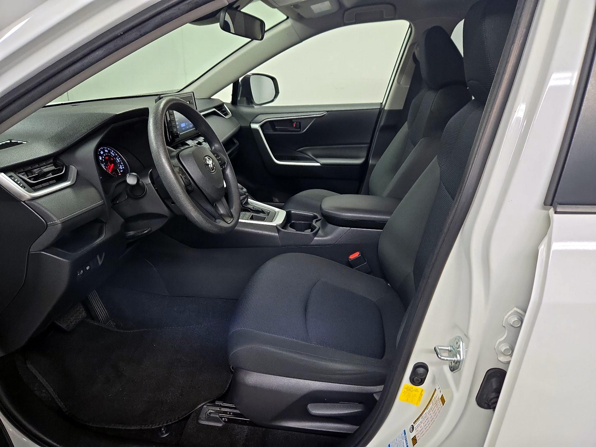 Thumbnail: 2019 Toyota RAV4 - 11